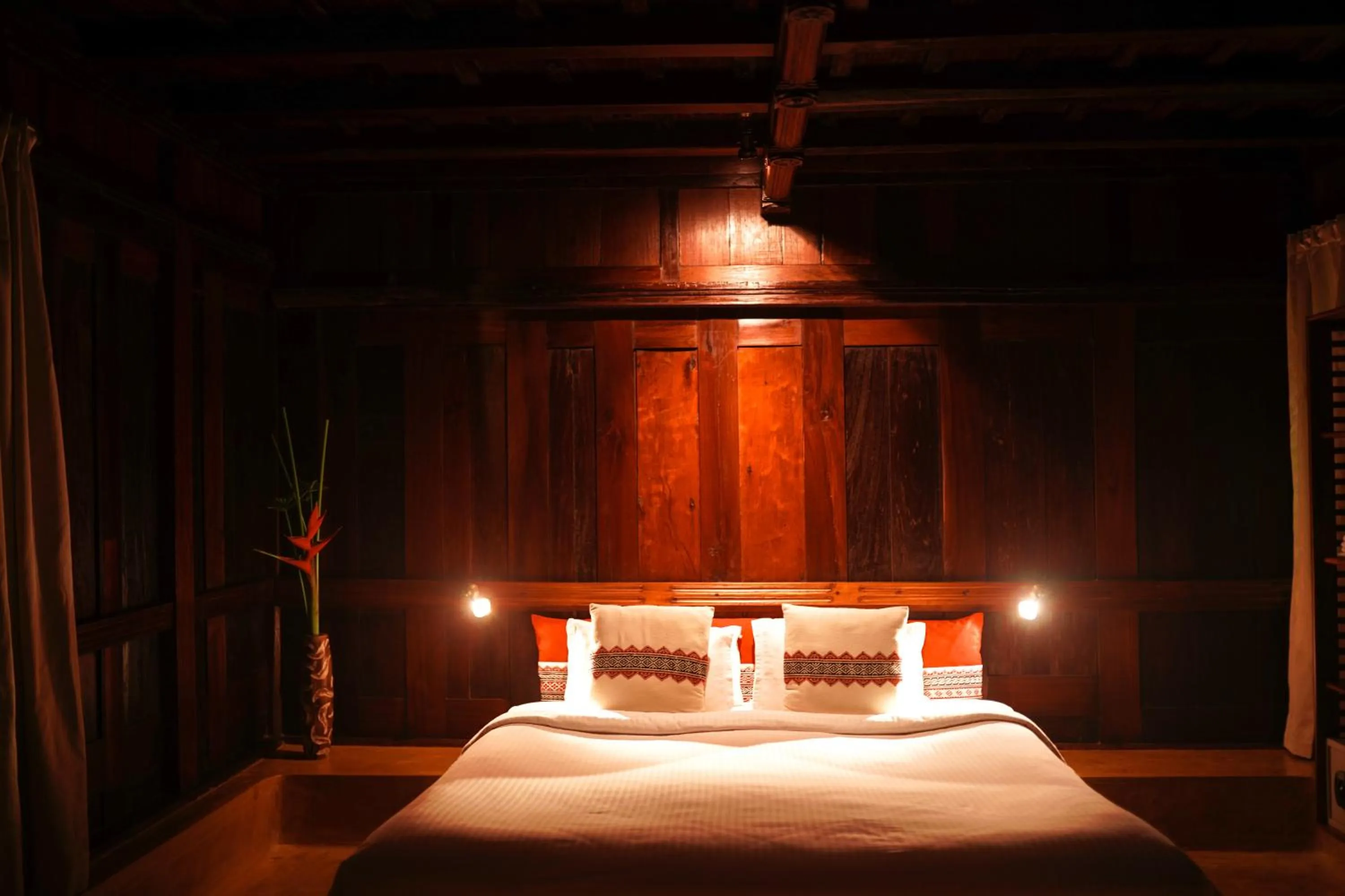 Photo of the whole room, Bed in Vismaya by Moksha Stays