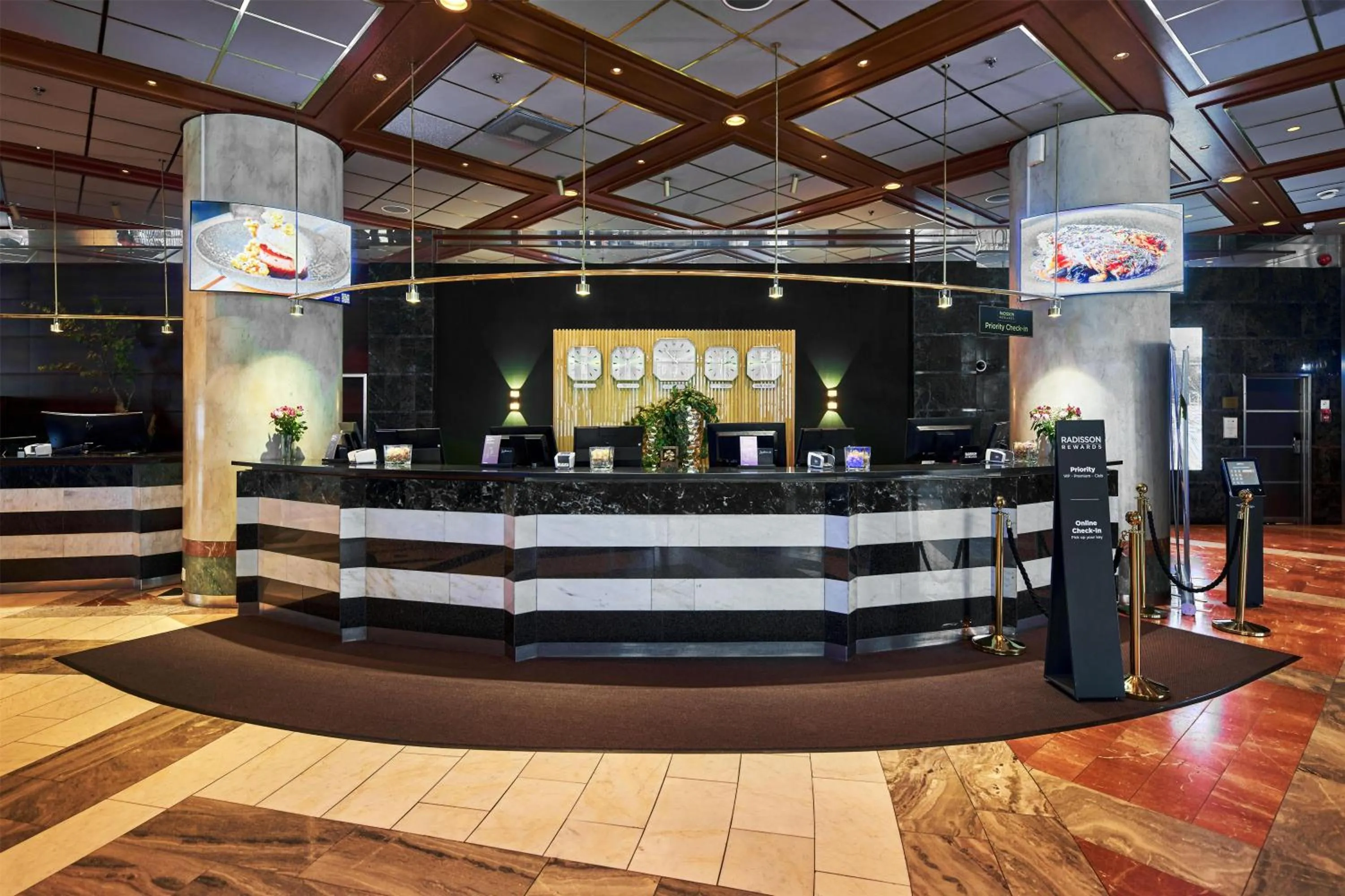 Lobby or reception in Radisson Blu Plaza Hotel, Oslo