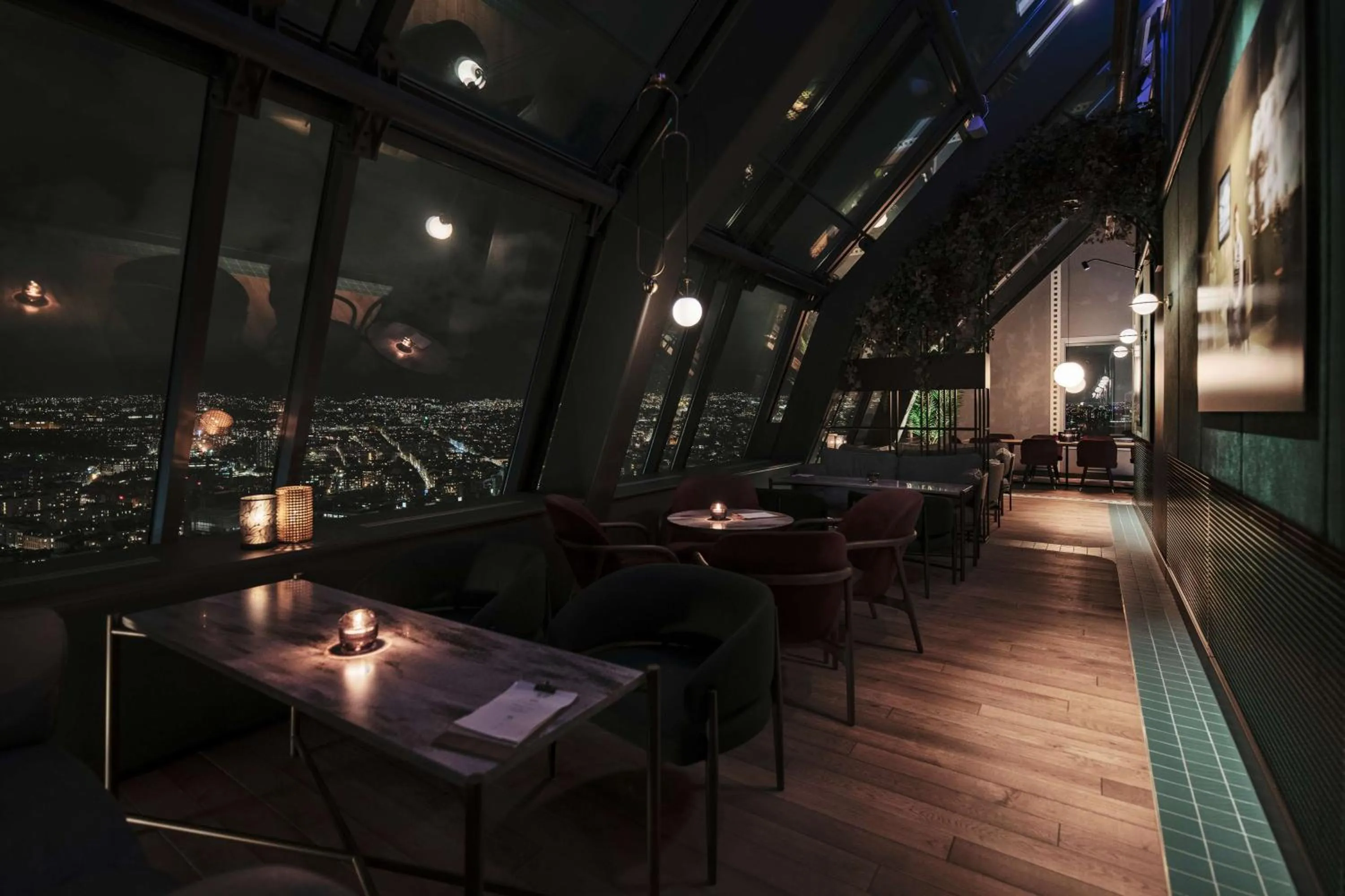 Lounge or bar in Radisson Blu Plaza Hotel, Oslo