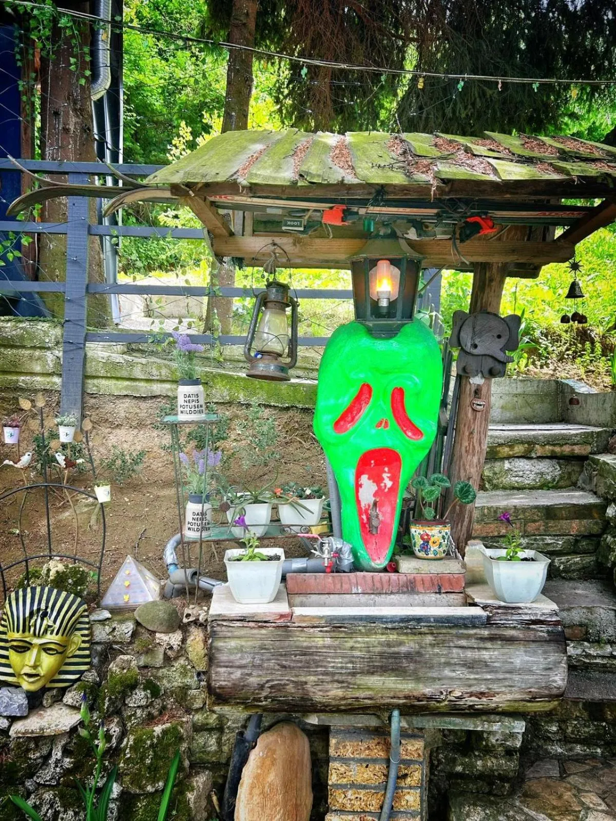 Garden view in Holiday Home Nature Neno