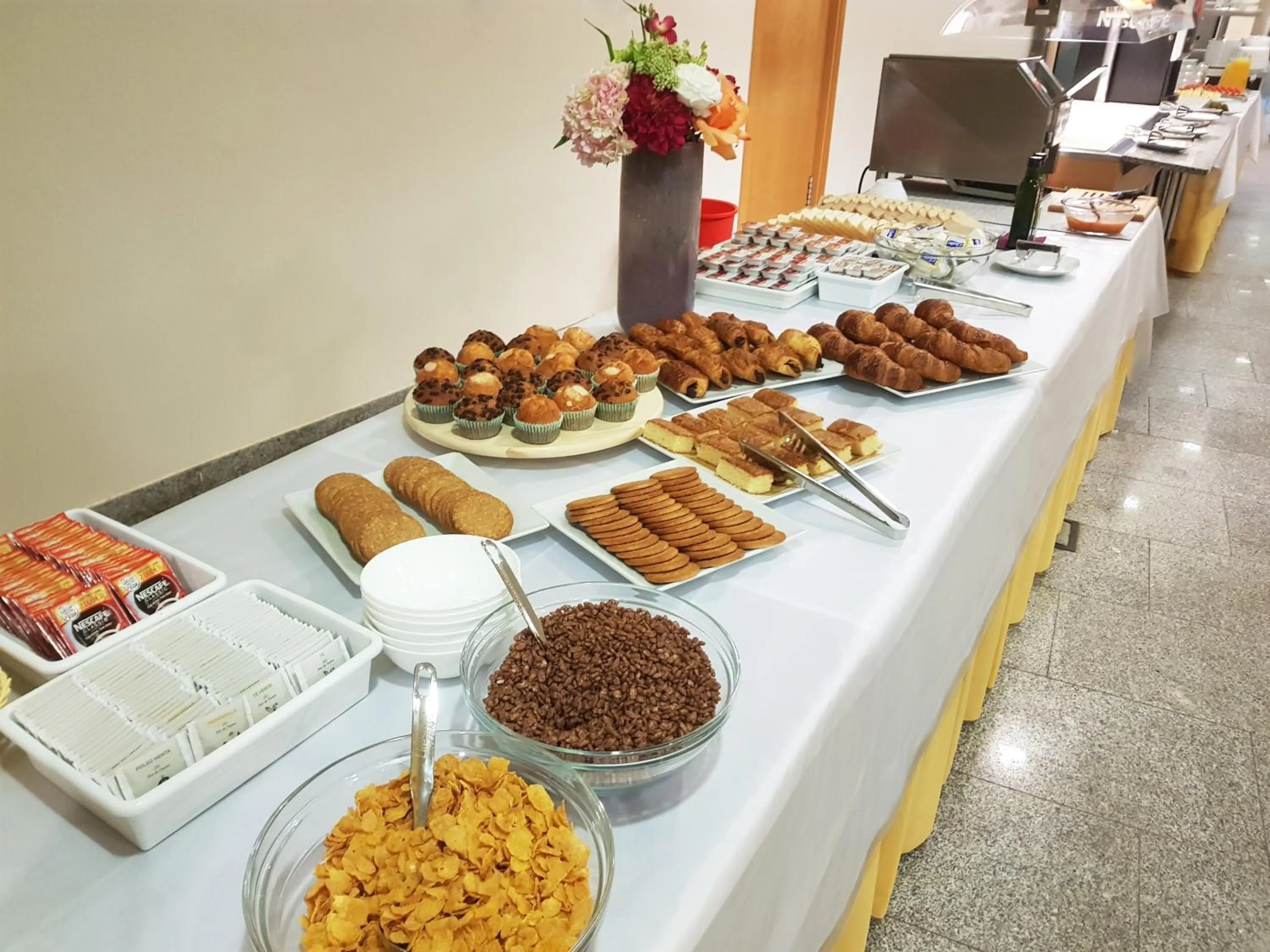 Food in Alcocebre Suites Hotel