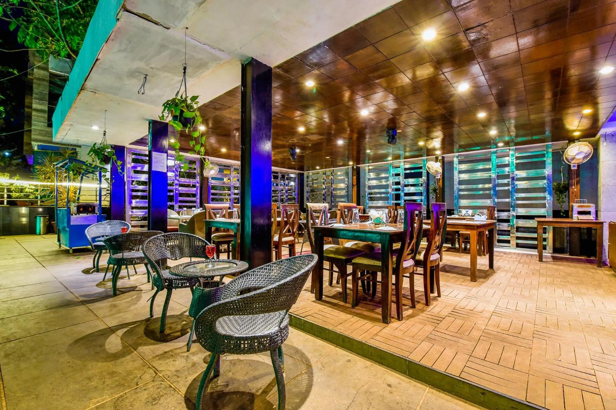 Lounge or bar in FabHotel Prime The King's Court - Nr Calangute Beach