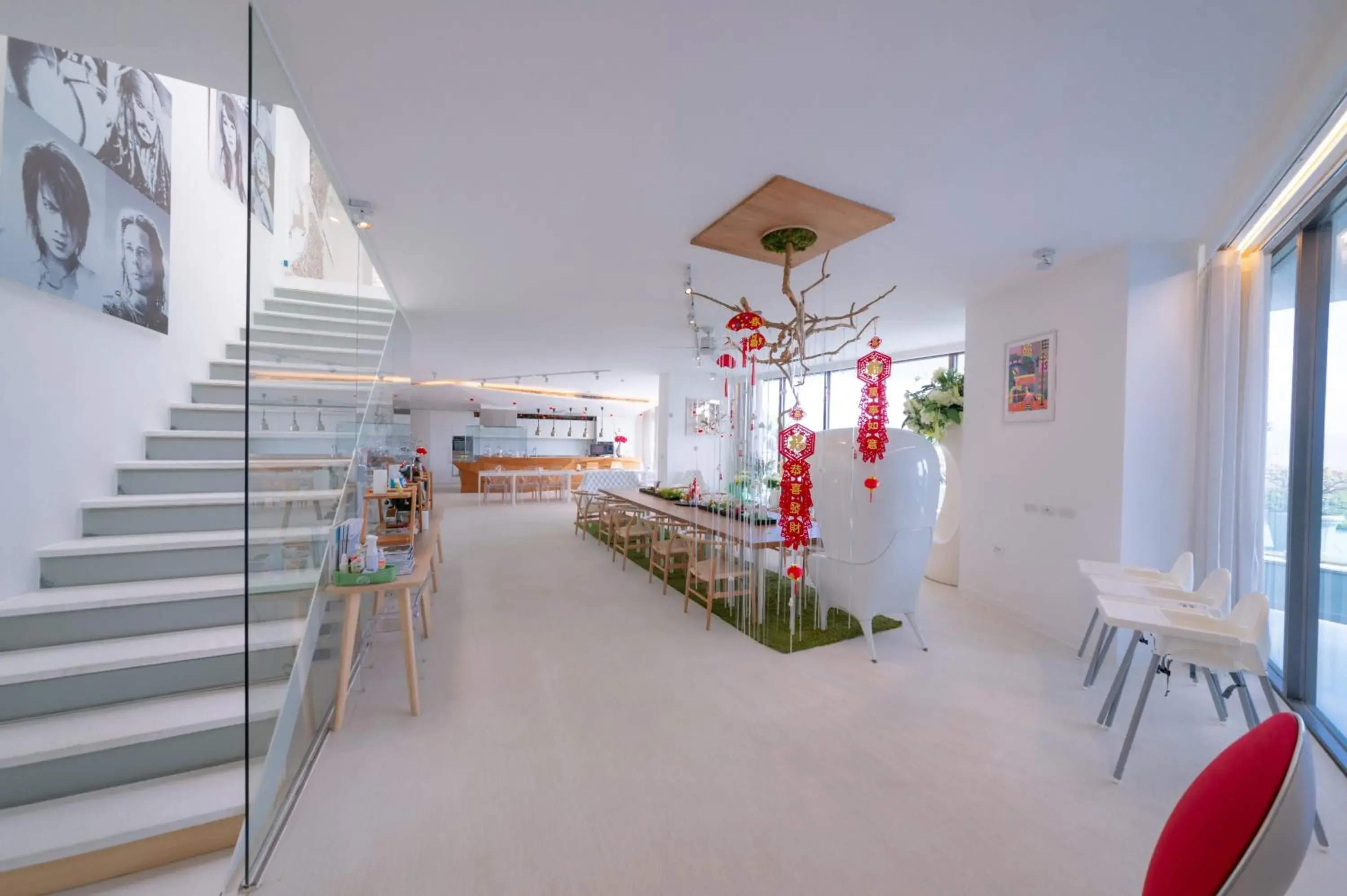 Restaurant/places to eat in Play Hotel Restaurant/places to eat in Play Hotel