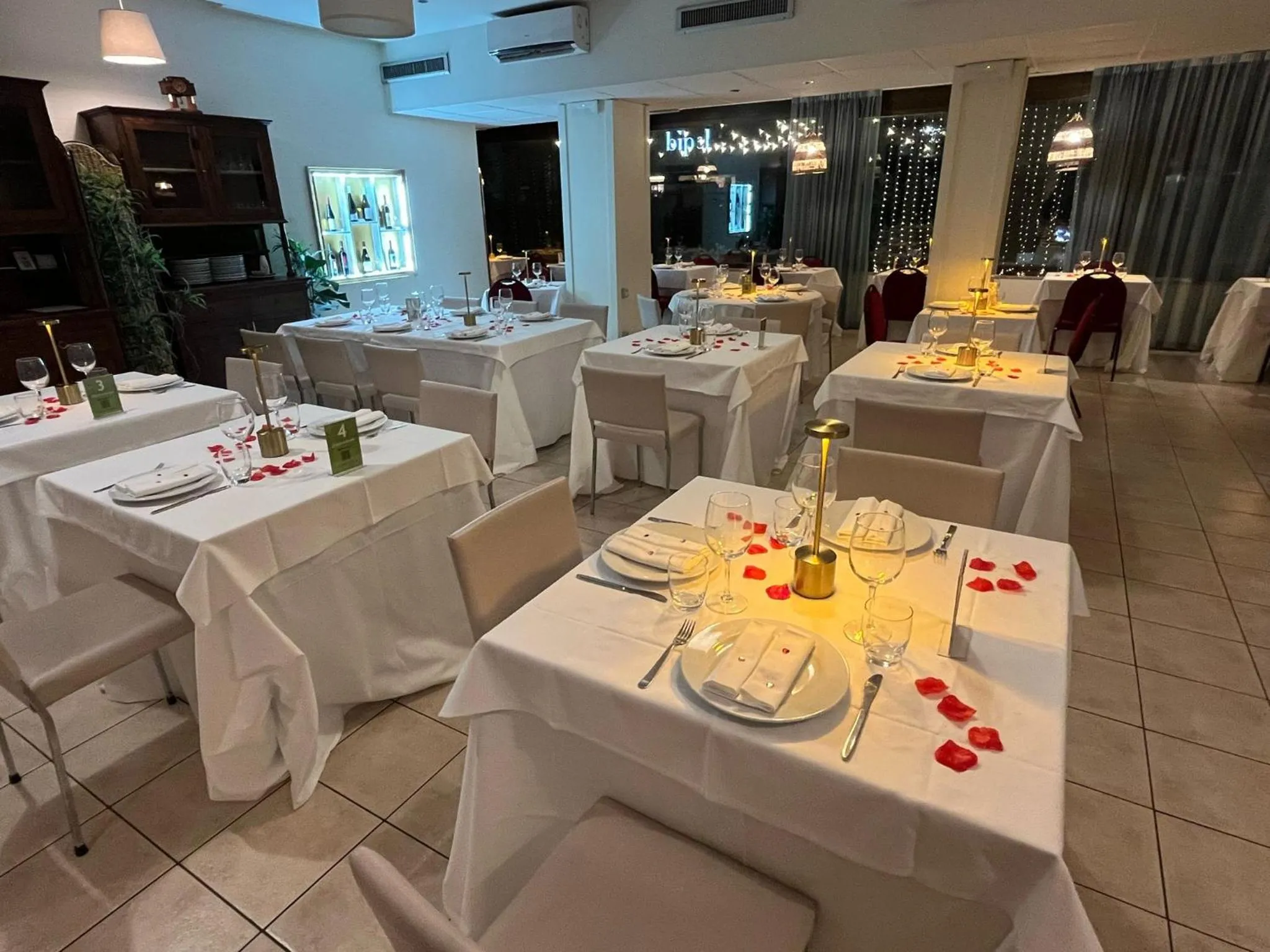Restaurant/places to eat in Hotel Palace del Conero
