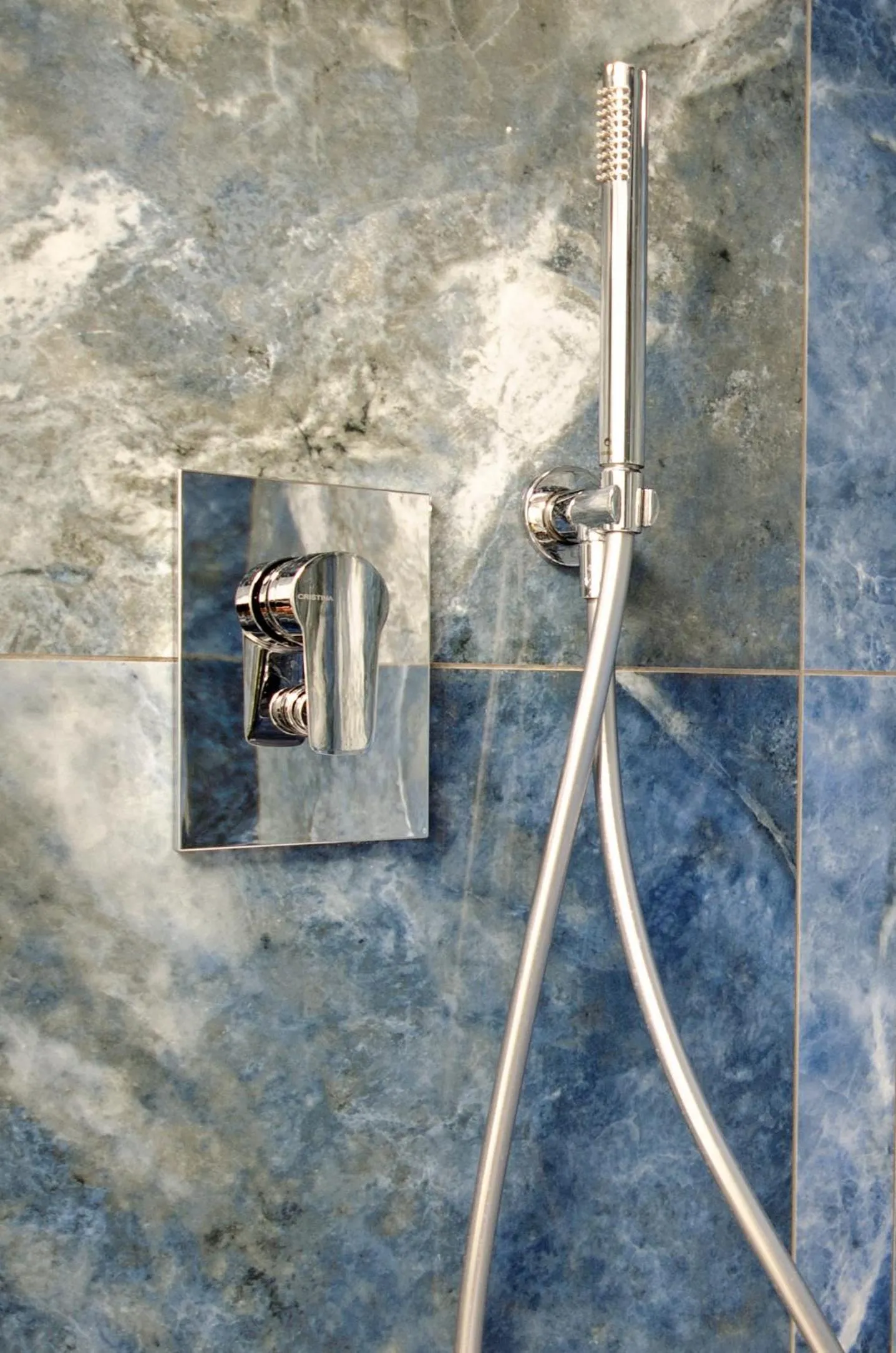 Shower in Hotel Palace del Conero