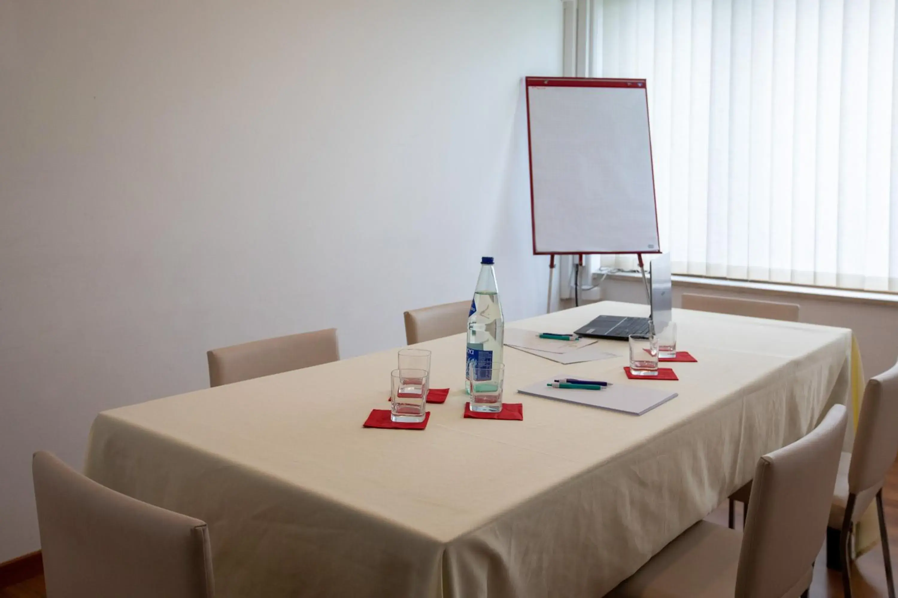 Lounge or bar in Hotel Palace del Conero Lounge or bar in Hotel Palace del Conero