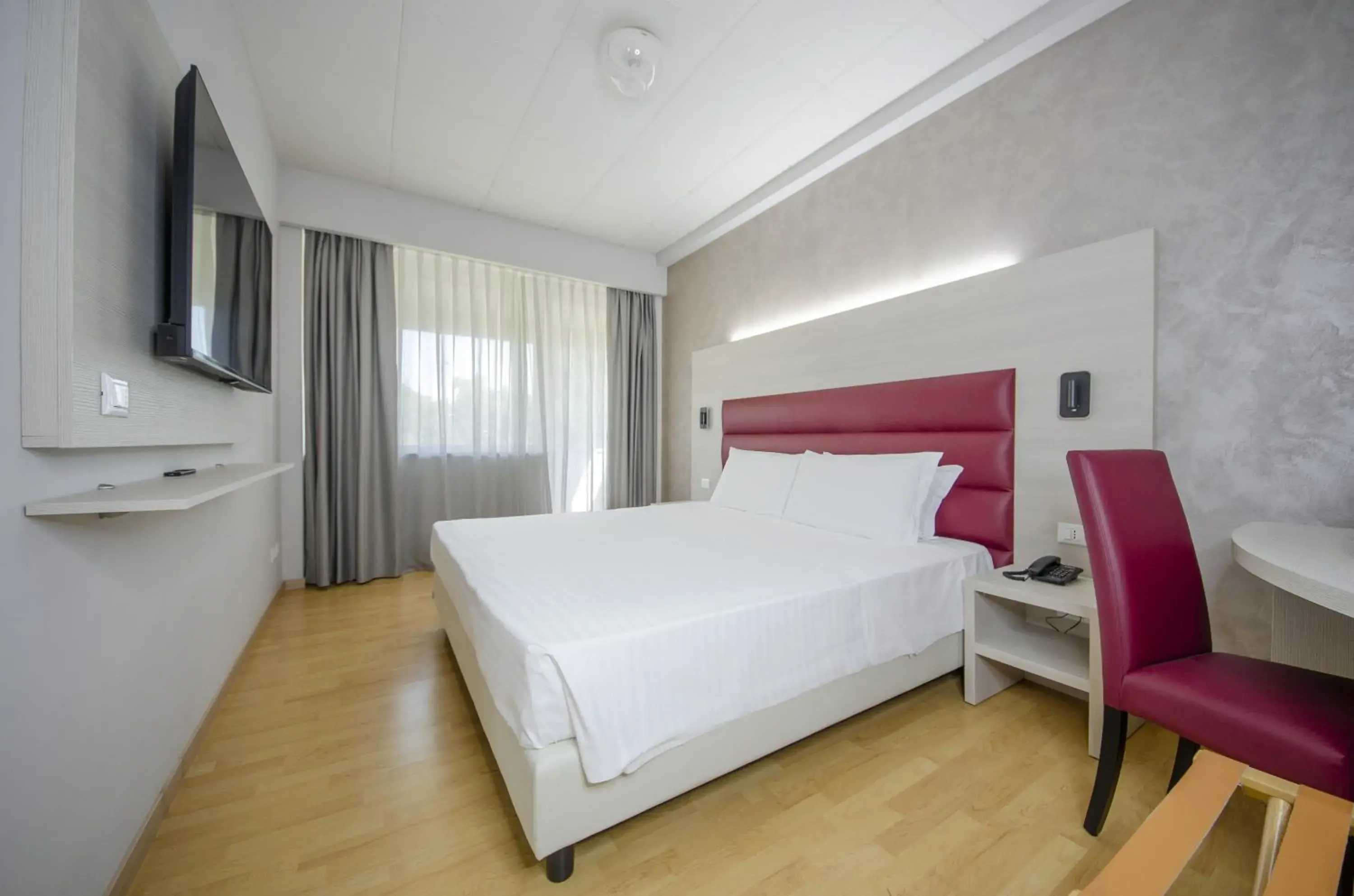 TV and multimedia, Bed in Hotel Palace del Conero TV and multimedia, Bed in Hotel Palace del Conero