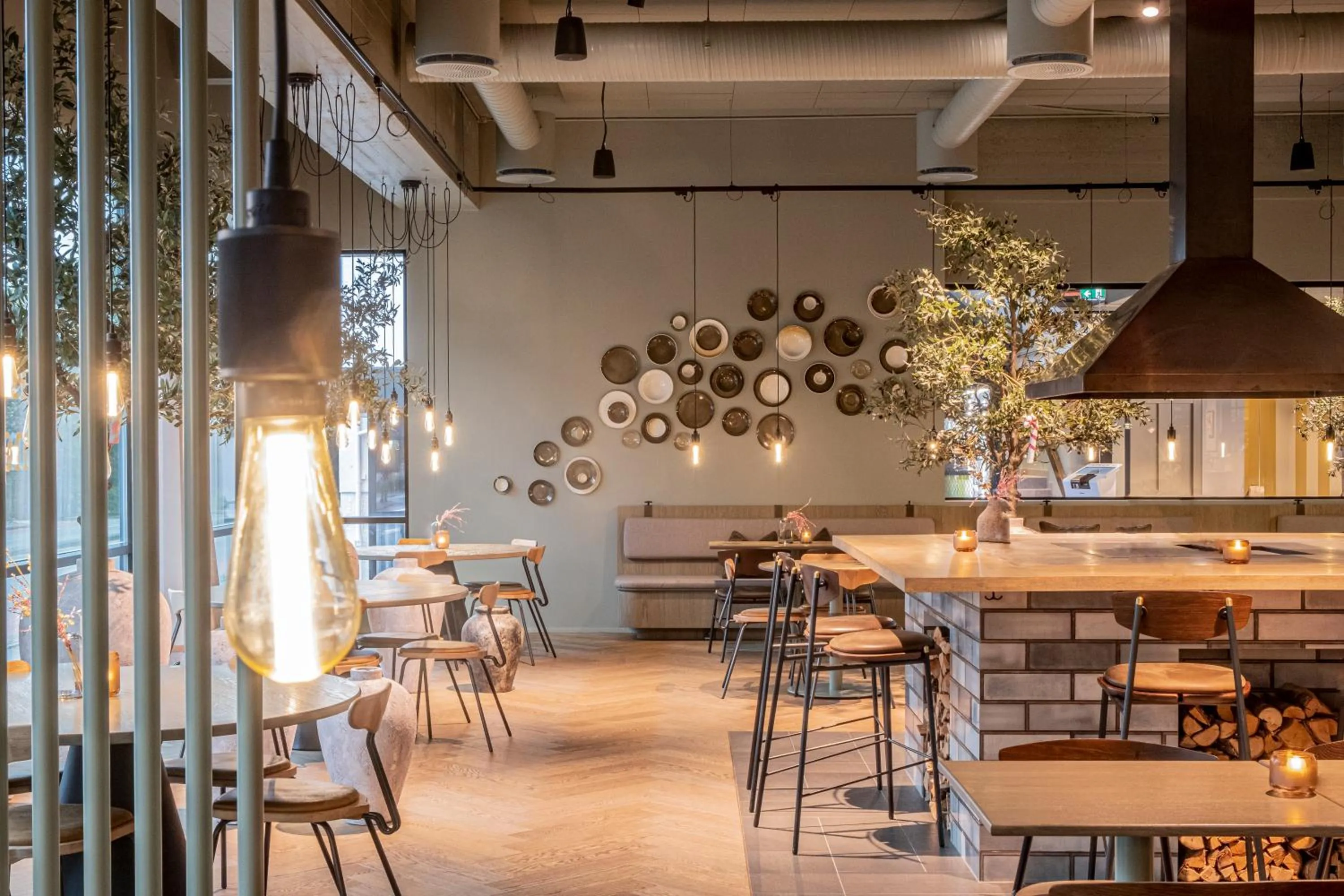 Restaurant/places to eat in Bjørvika Apartments - Sirkus Renaa