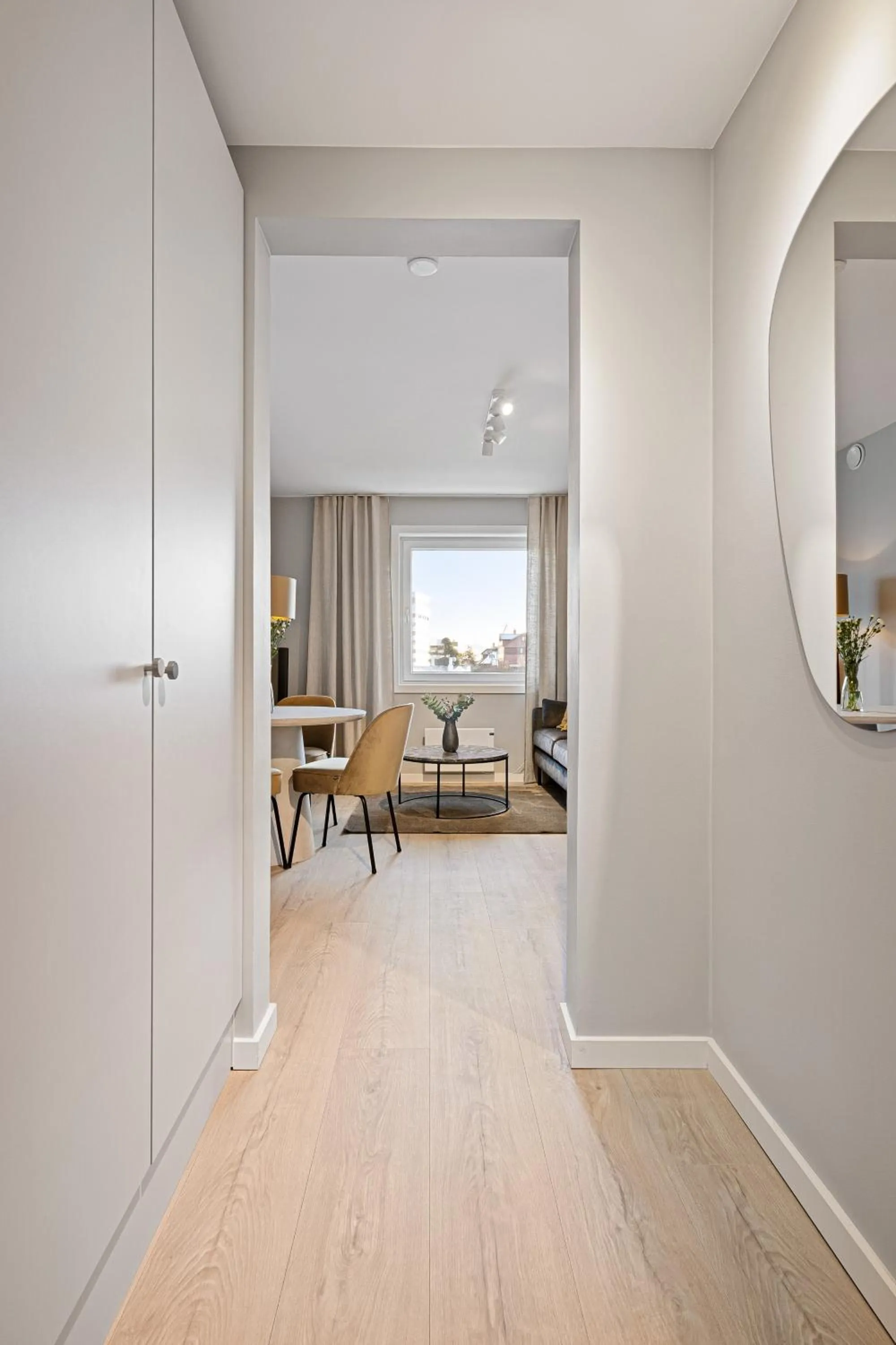 wardrobe in Bjørvika Apartments - Sirkus Renaa