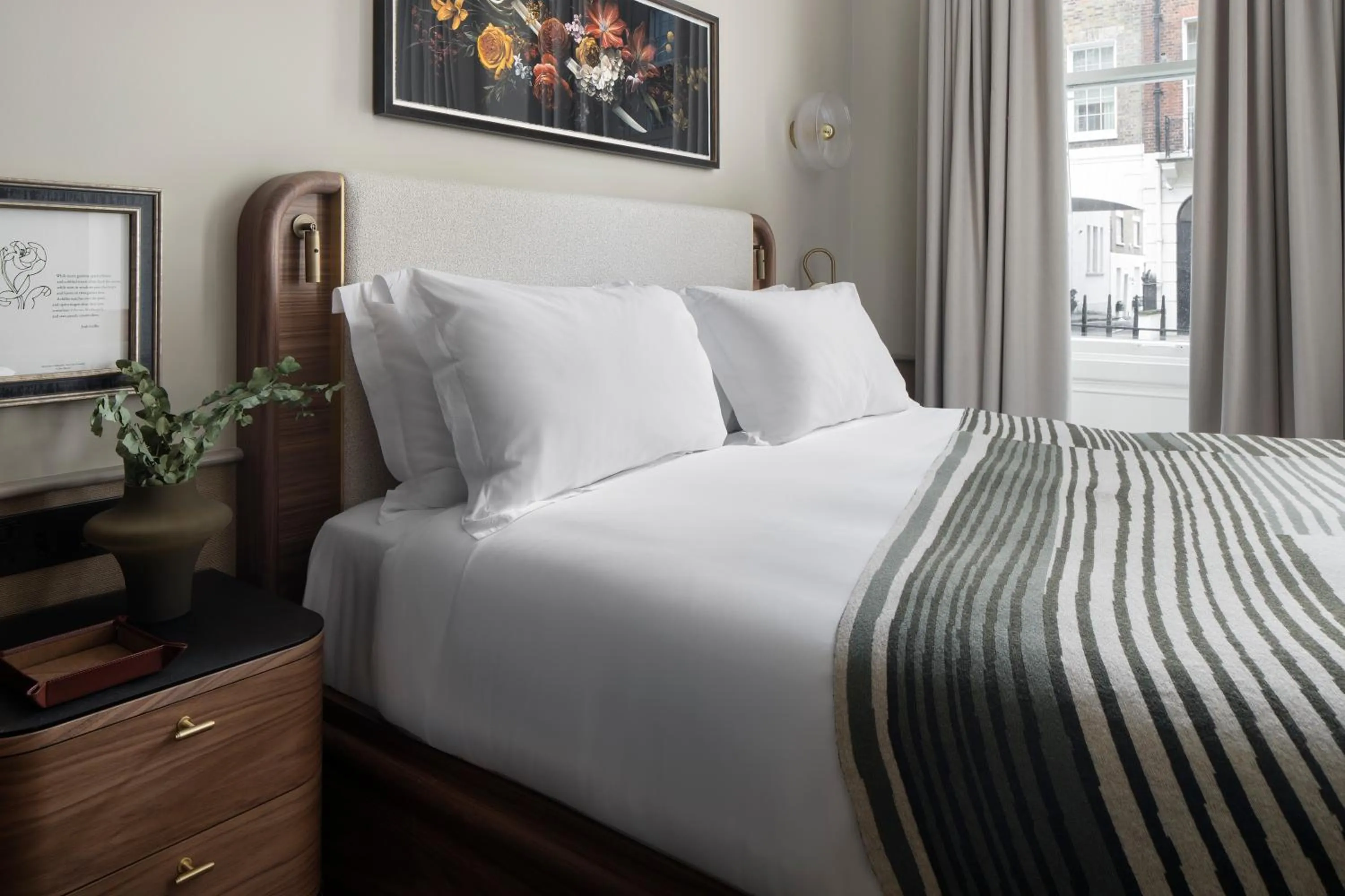 Bed in Montcalm Marble Arch Townhouse