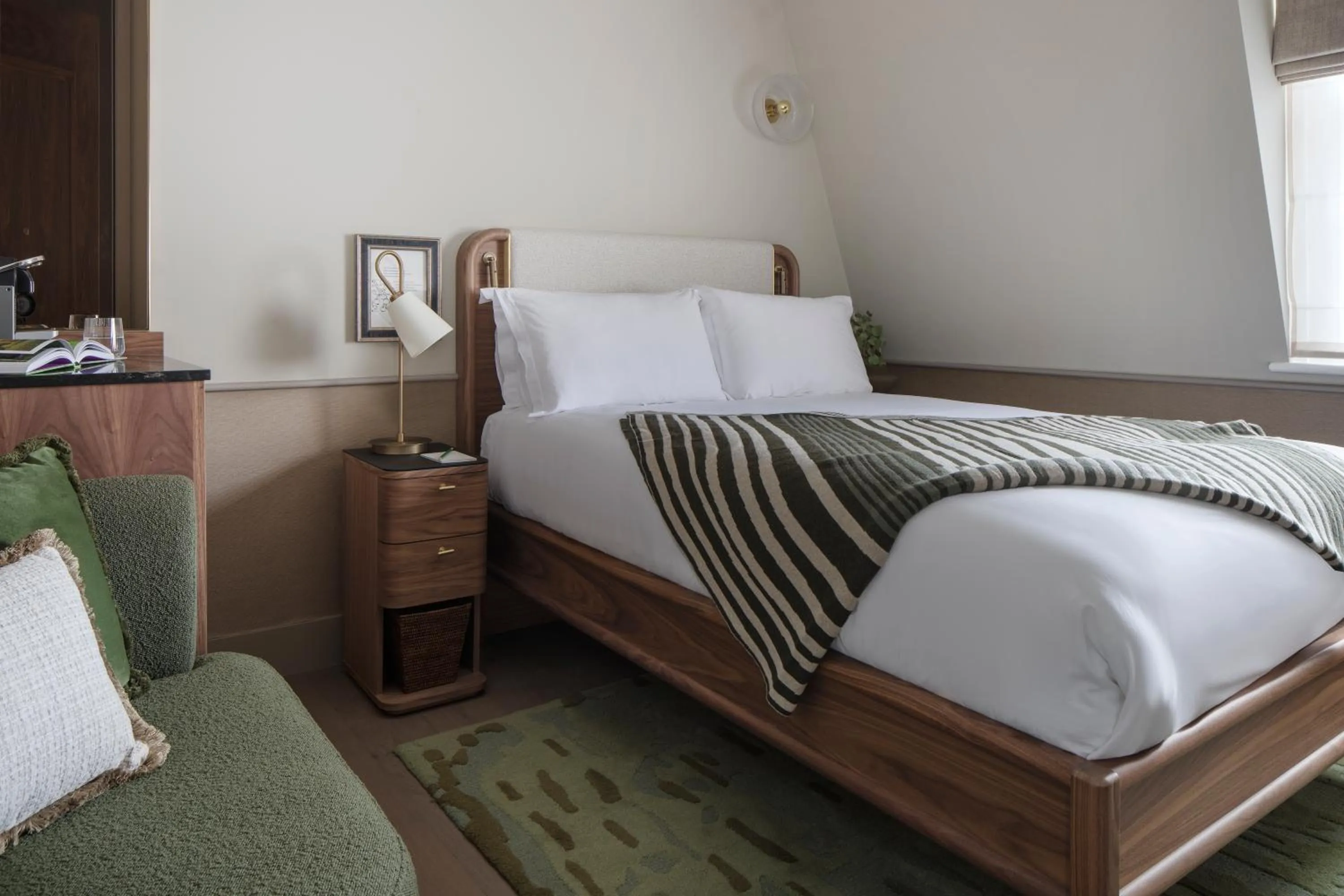 Bed in Montcalm Marble Arch Townhouse