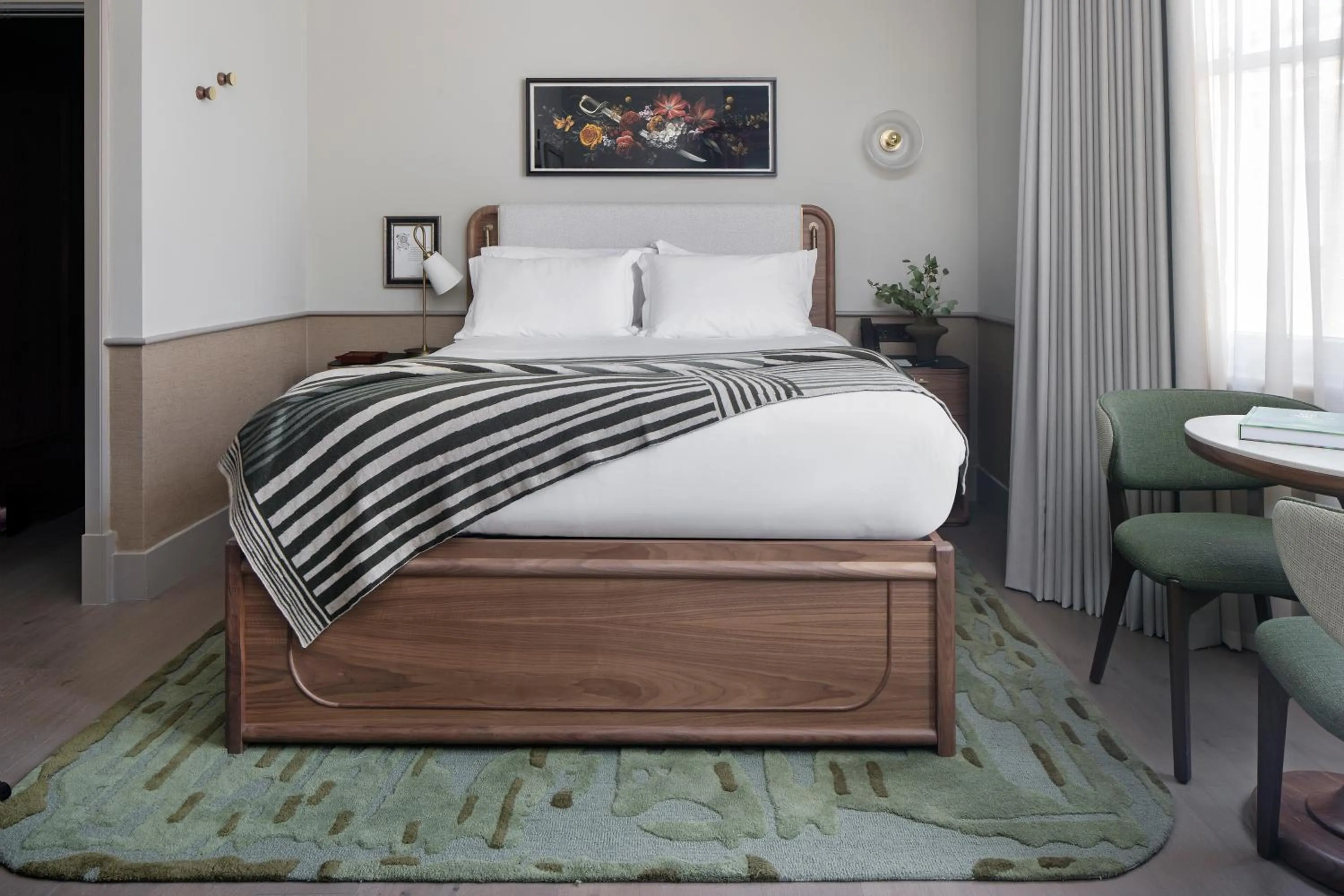 Bed in Montcalm Marble Arch Townhouse