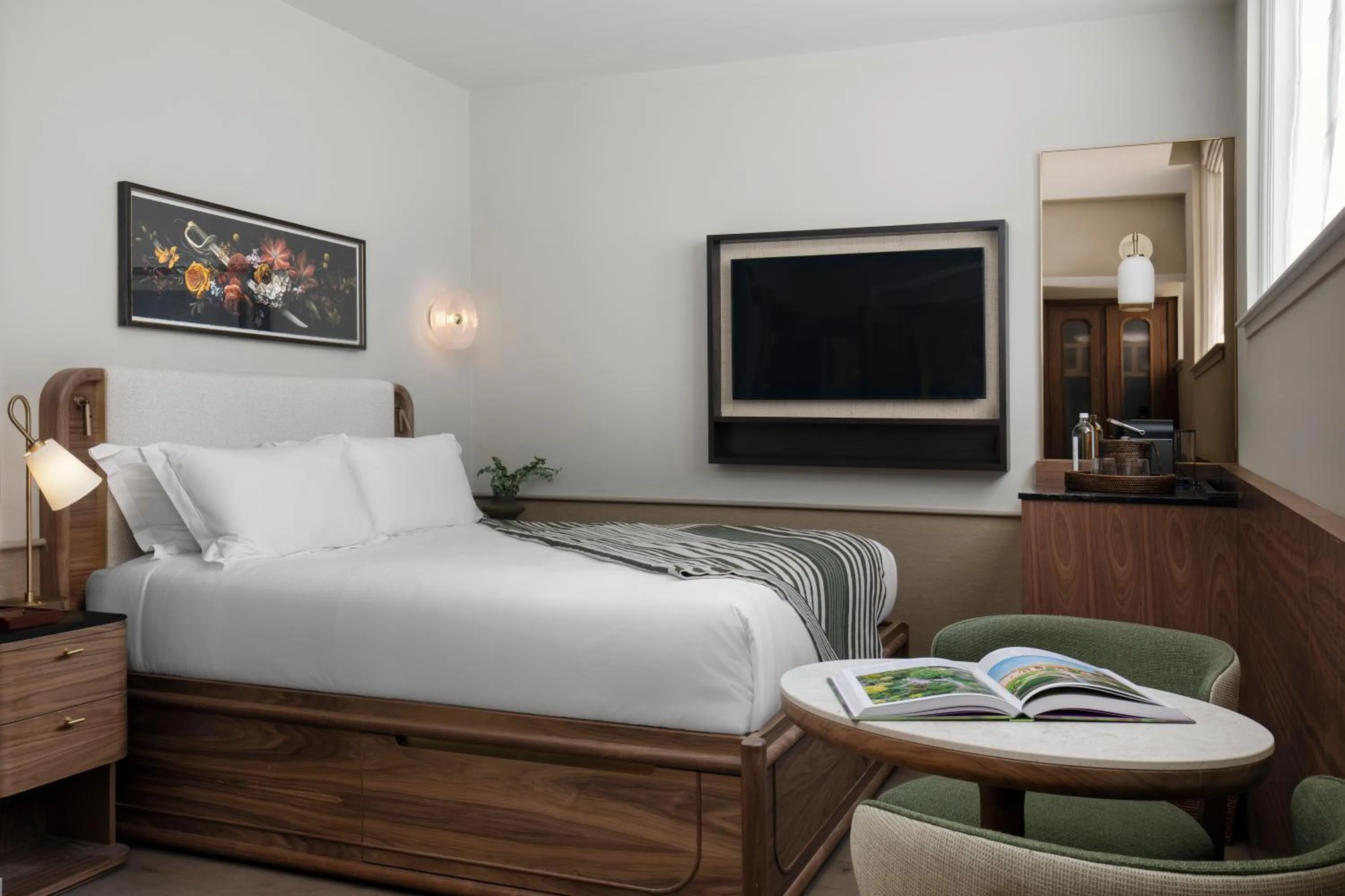 Bed in Montcalm Marble Arch Townhouse