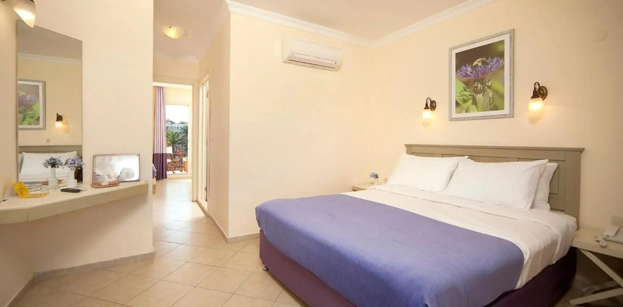 Bedroom in Club Resort Atlantis Bedroom in Club Resort Atlantis