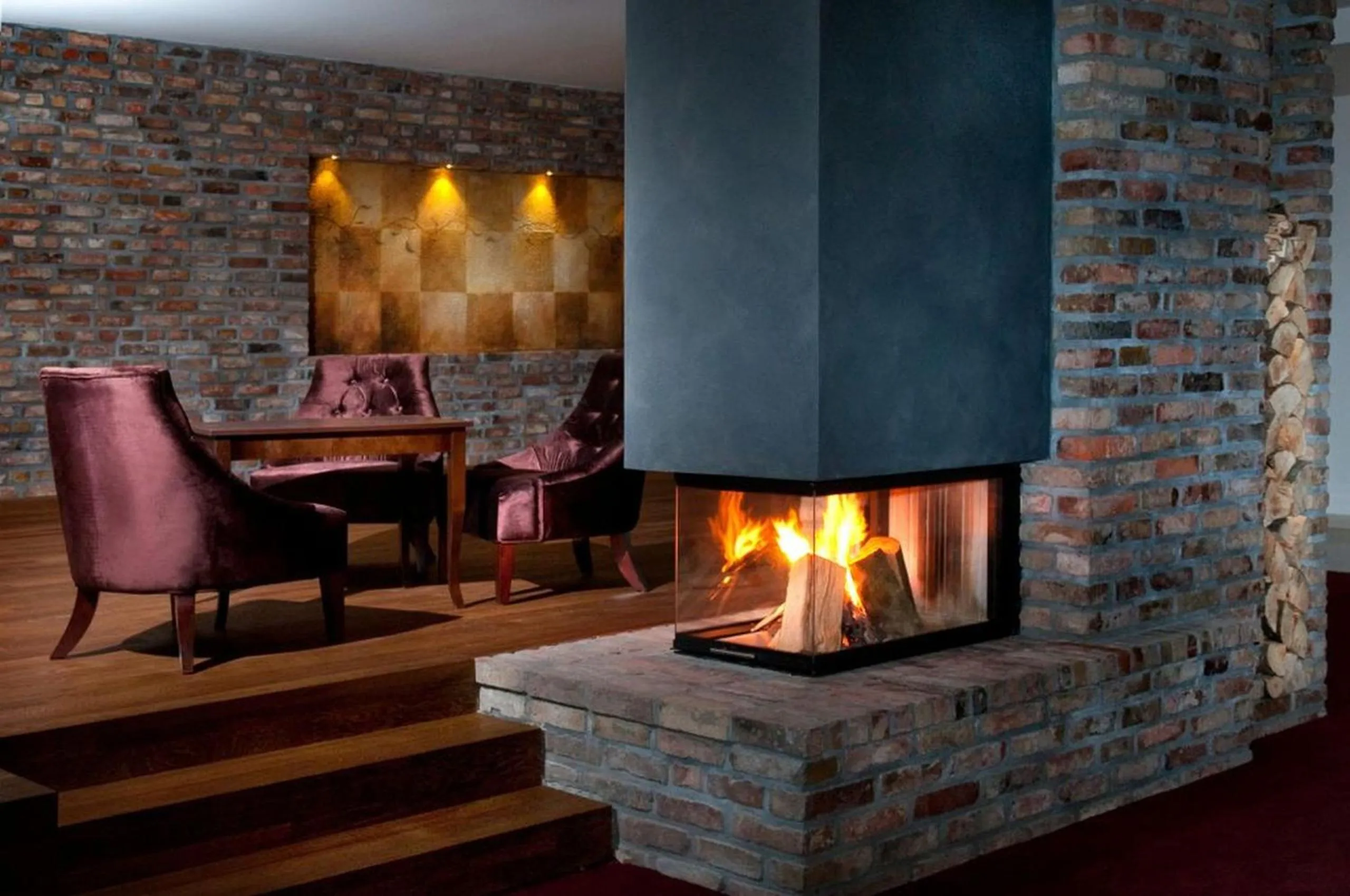 Communal lounge/ TV room in Hotel Remes