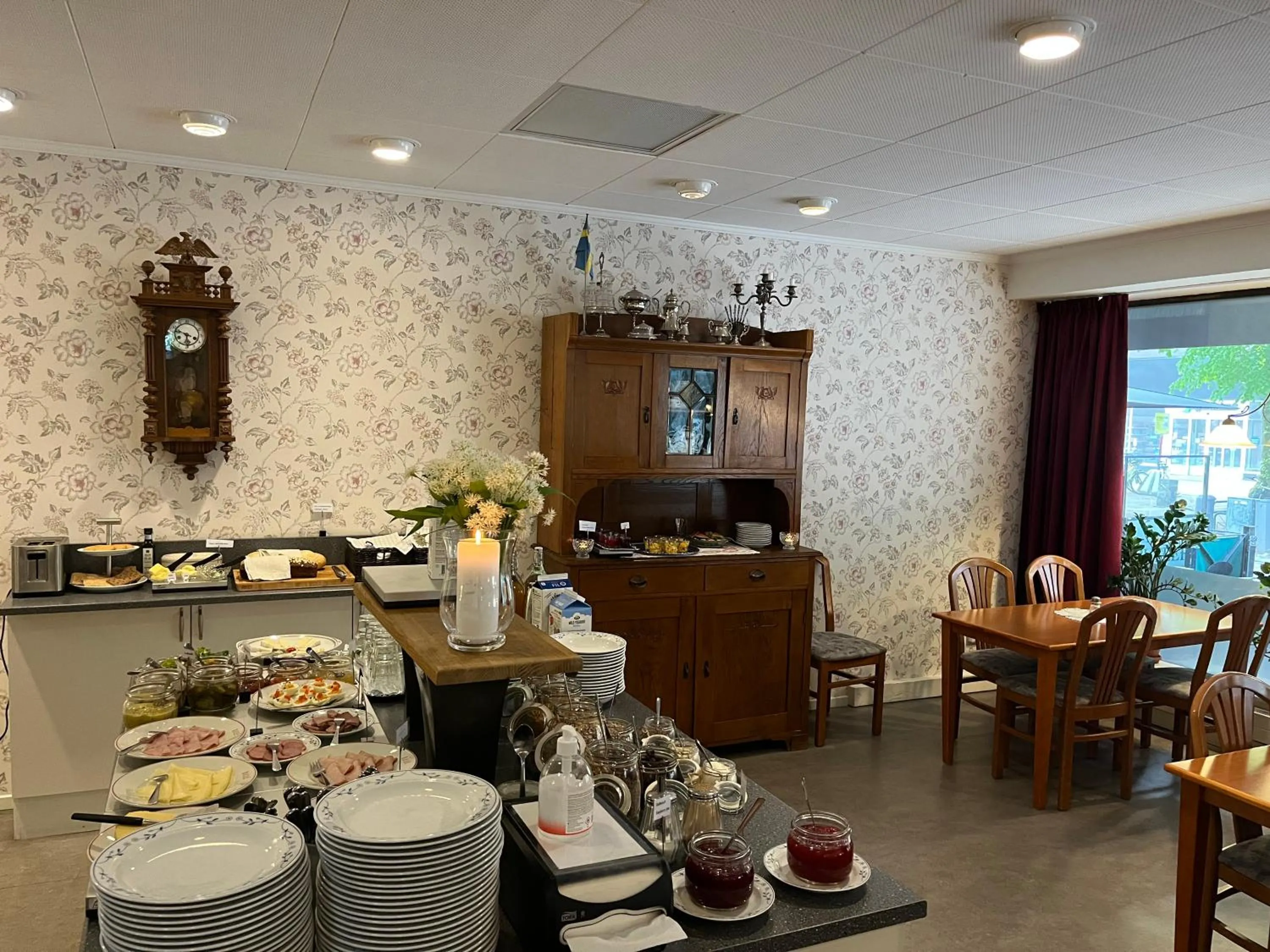 Buffet breakfast in Hotell Bele