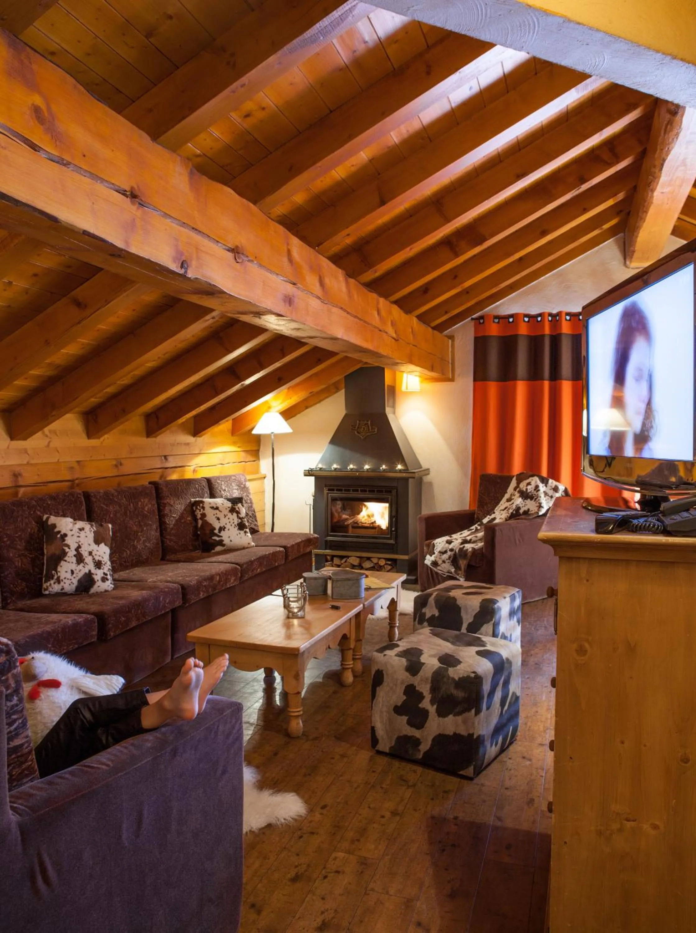 TV and multimedia in Résidences Village Montana by Les Etincelles