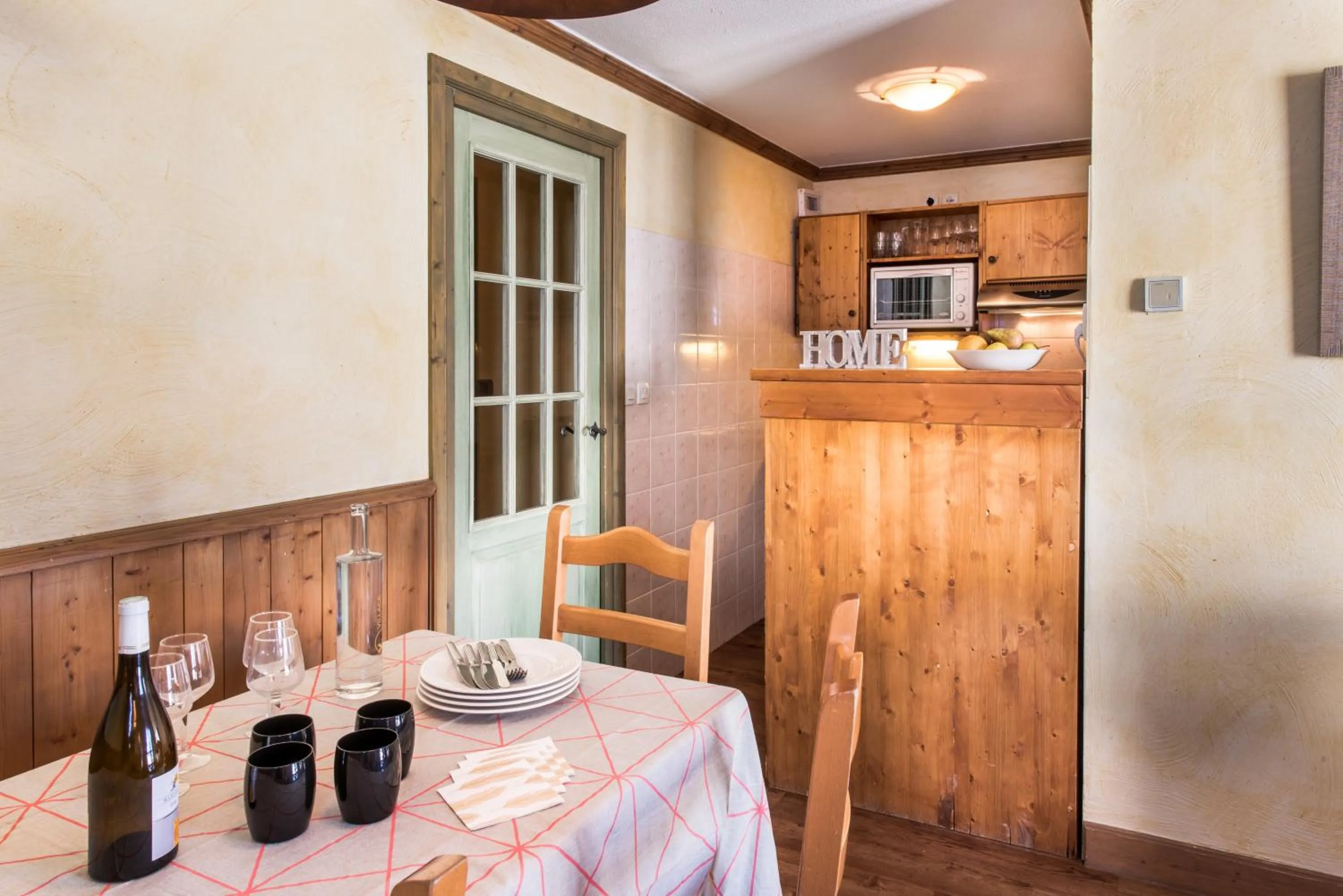 Kitchen or kitchenette in Résidences Village Montana by Les Etincelles