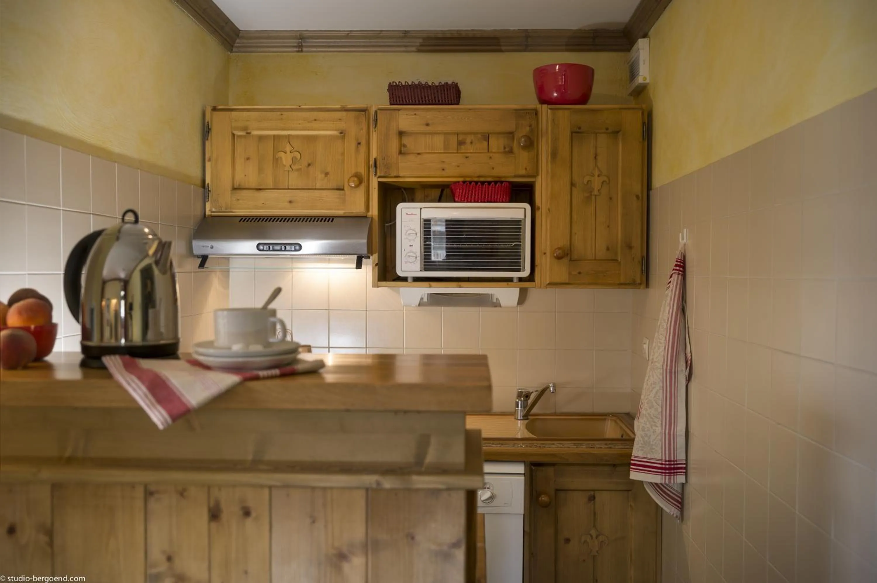 Kitchen or kitchenette in Résidences Village Montana by Les Etincelles