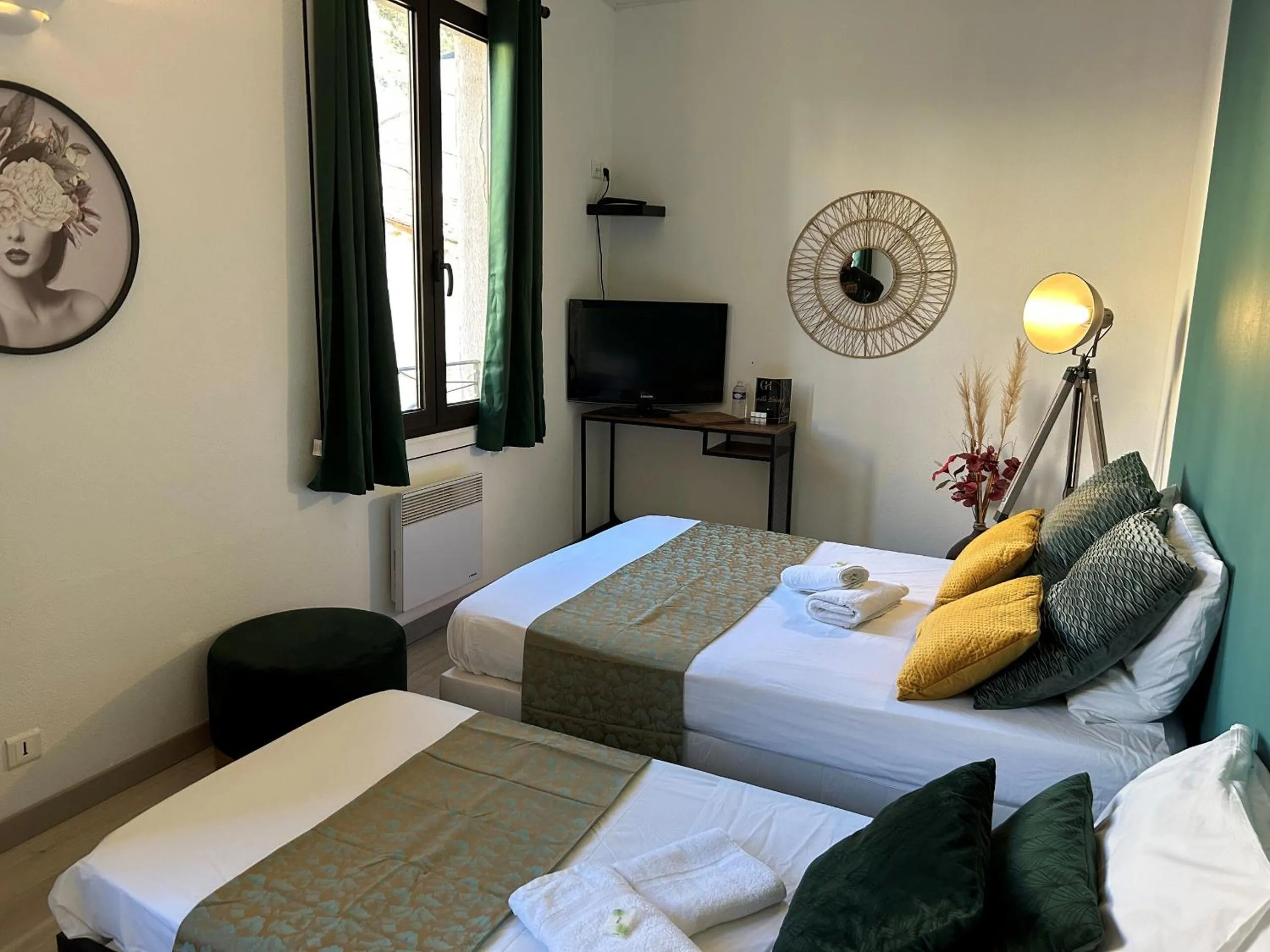 Bedroom, Bed in Gabrielle hôtel