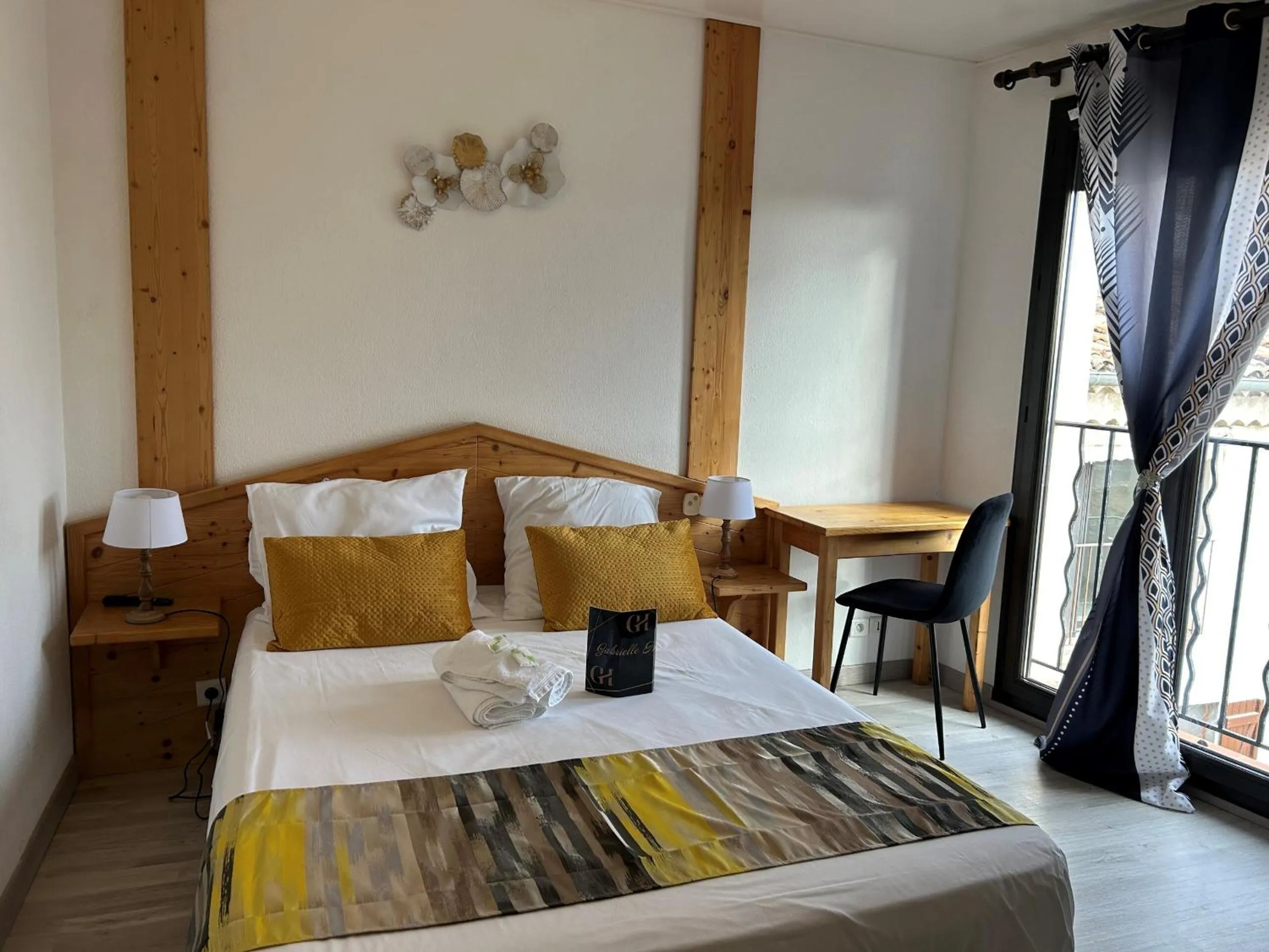 Bedroom, Bed in Gabrielle hôtel