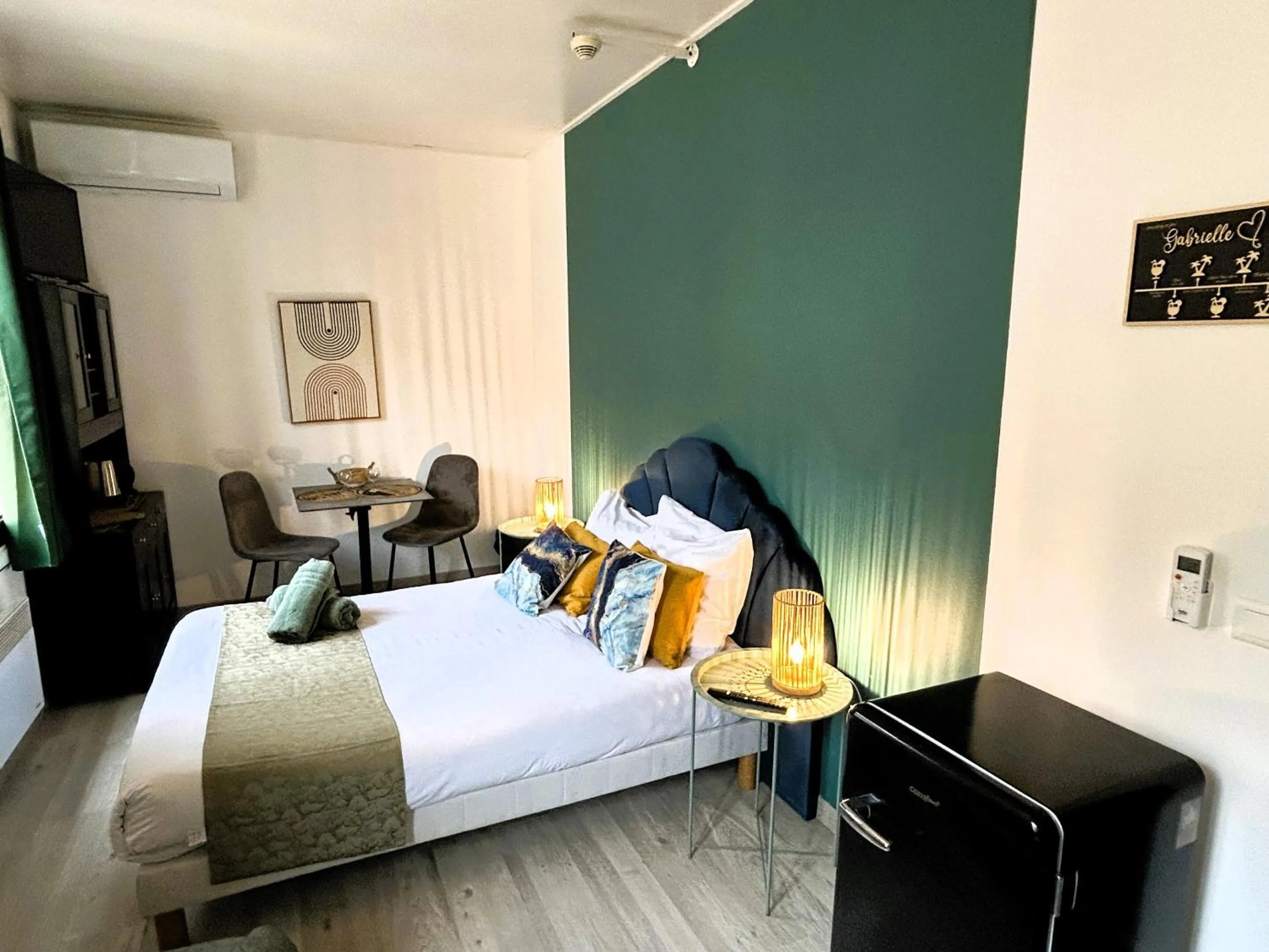 Bedroom, Bed in Gabrielle hôtel