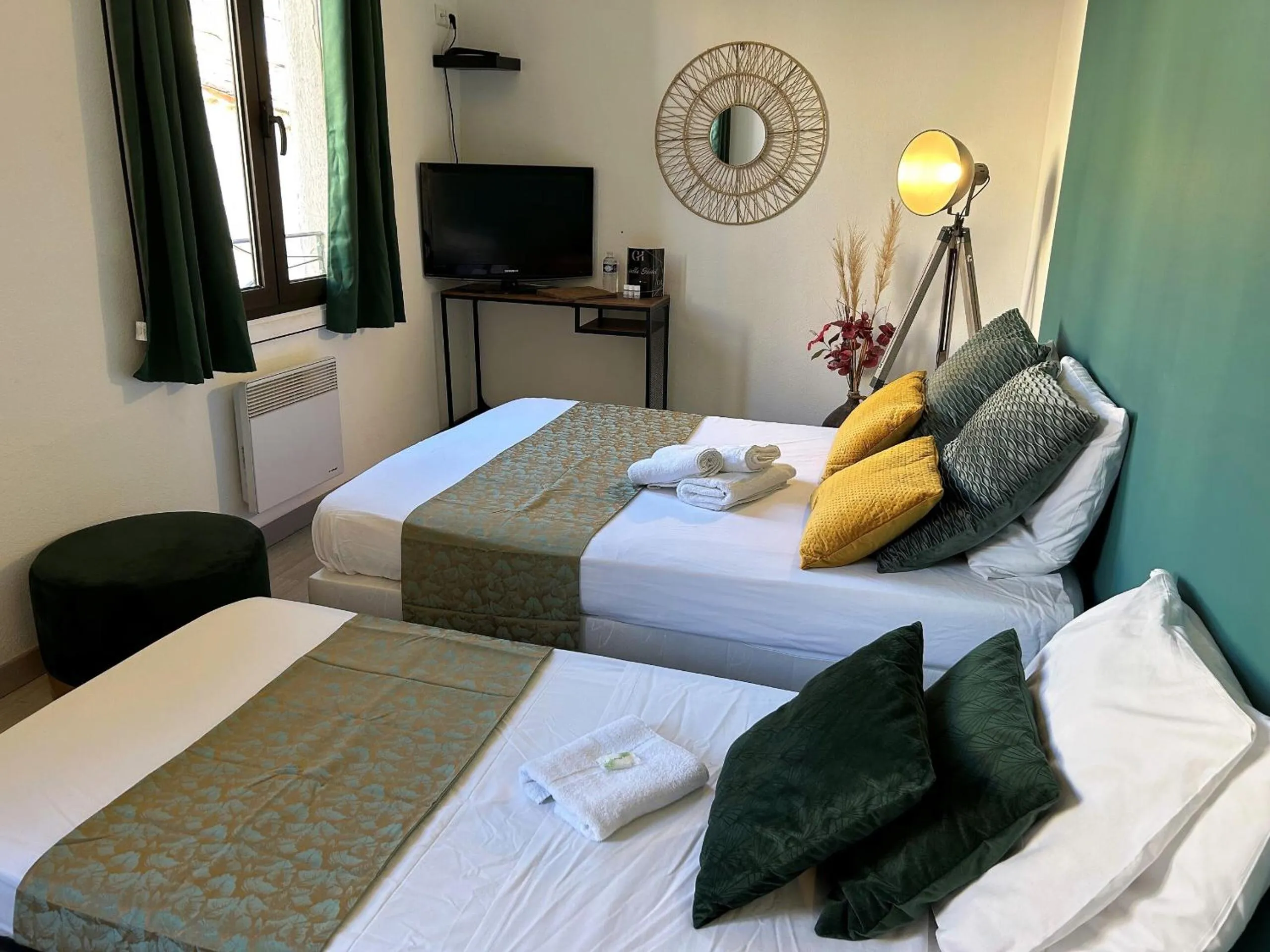 Bedroom, Bed in Gabrielle hôtel