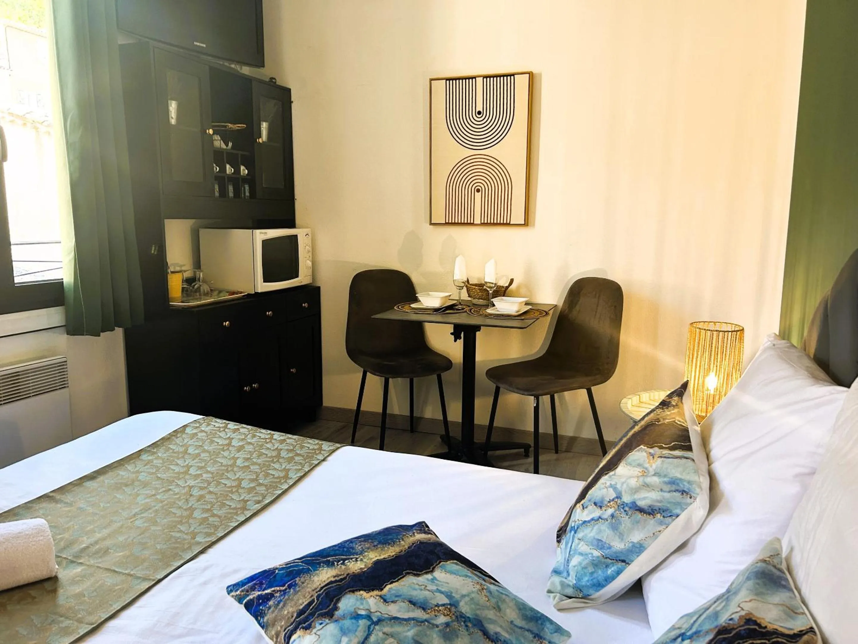 Bedroom, Bed in Gabrielle hôtel