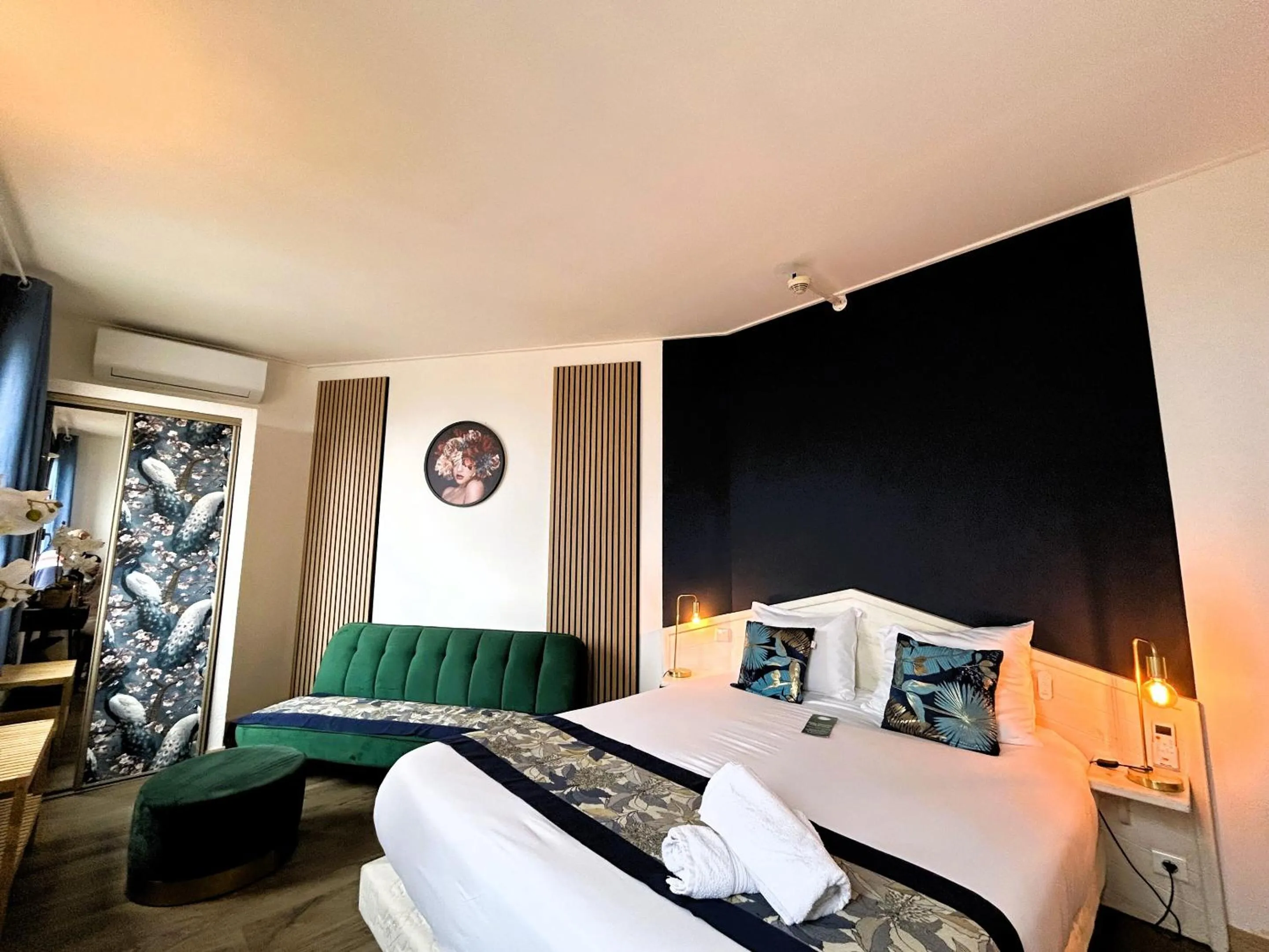 Bedroom, Bed in Gabrielle hôtel