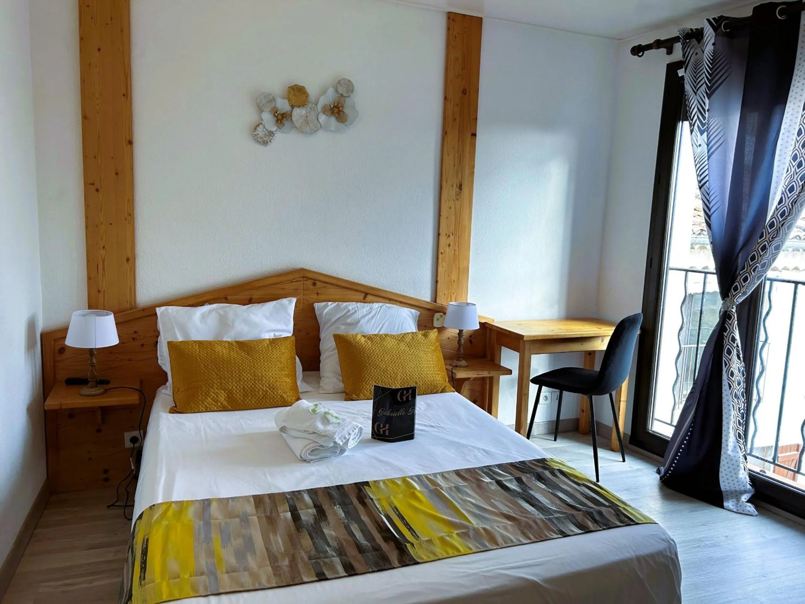 Bedroom, Bed in Gabrielle hôtel