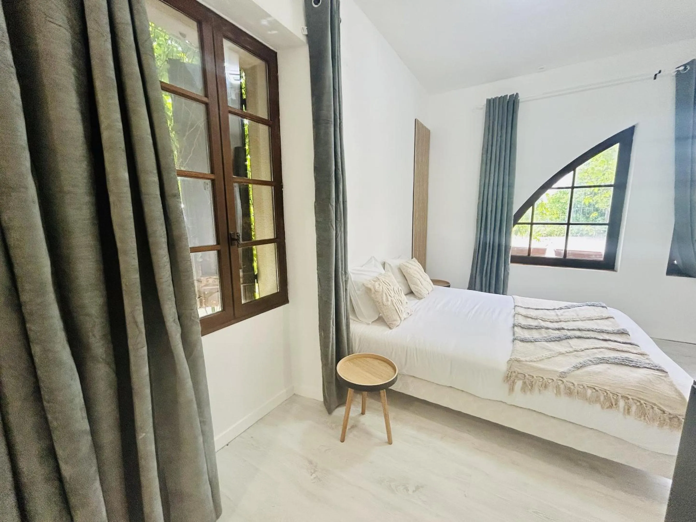 Bedroom, Bed in Gabrielle hôtel