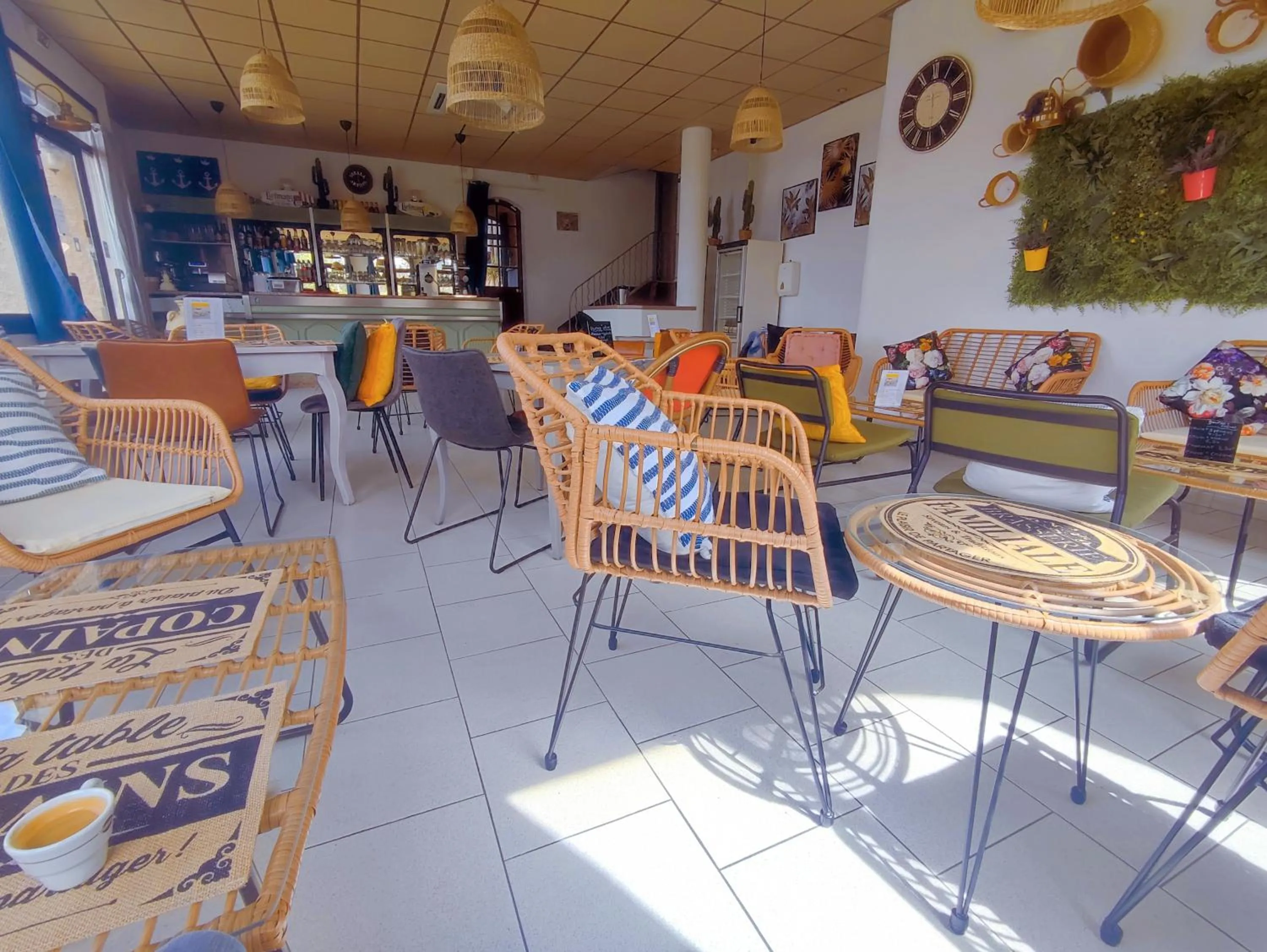 Lounge or bar in Gabrielle hôtel