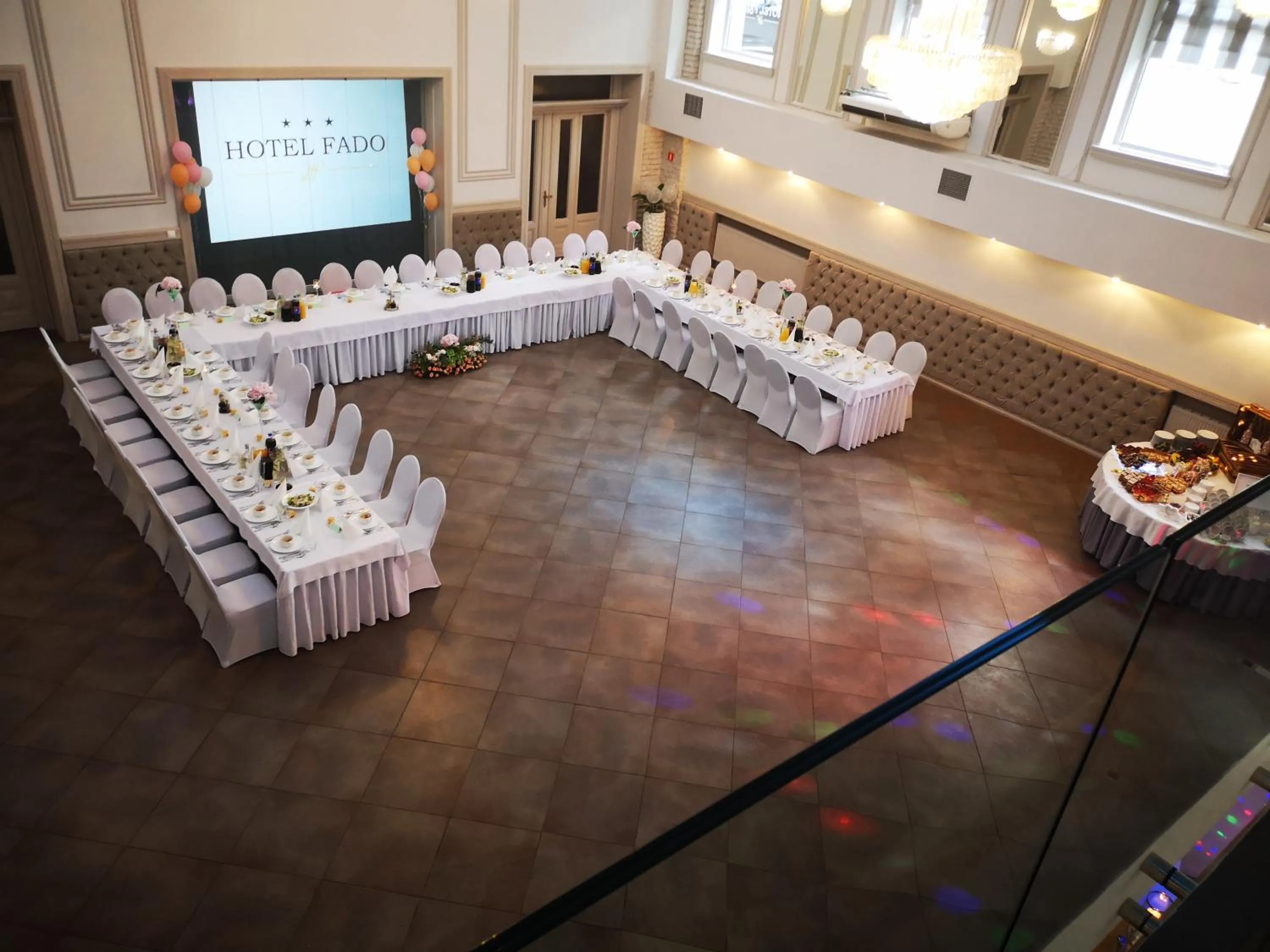 Business facilities in Hotel Fado