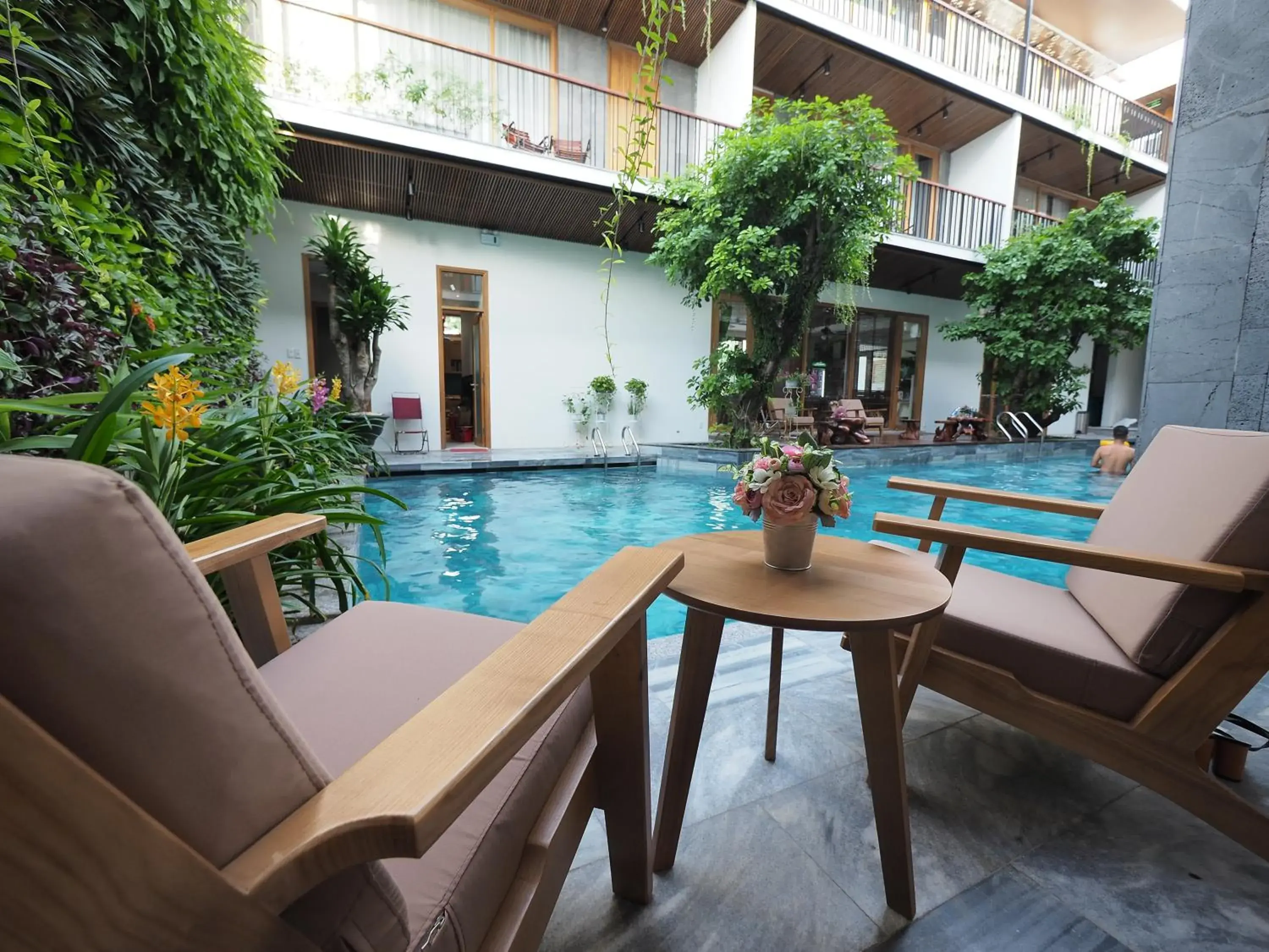 Double Room with Pool View in Tam House Villa Hotel Double Room with Pool View in Tam House Villa Hotel