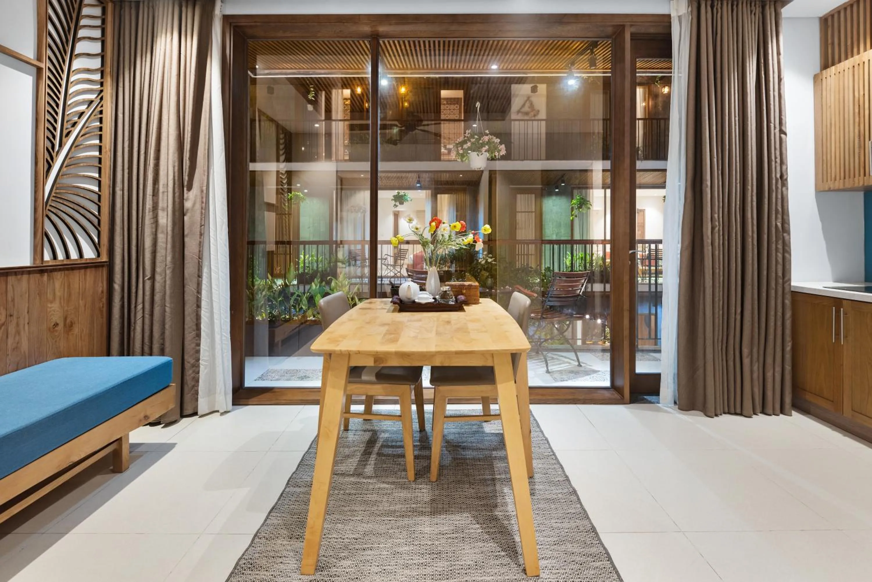 Tam House Villa Hotel