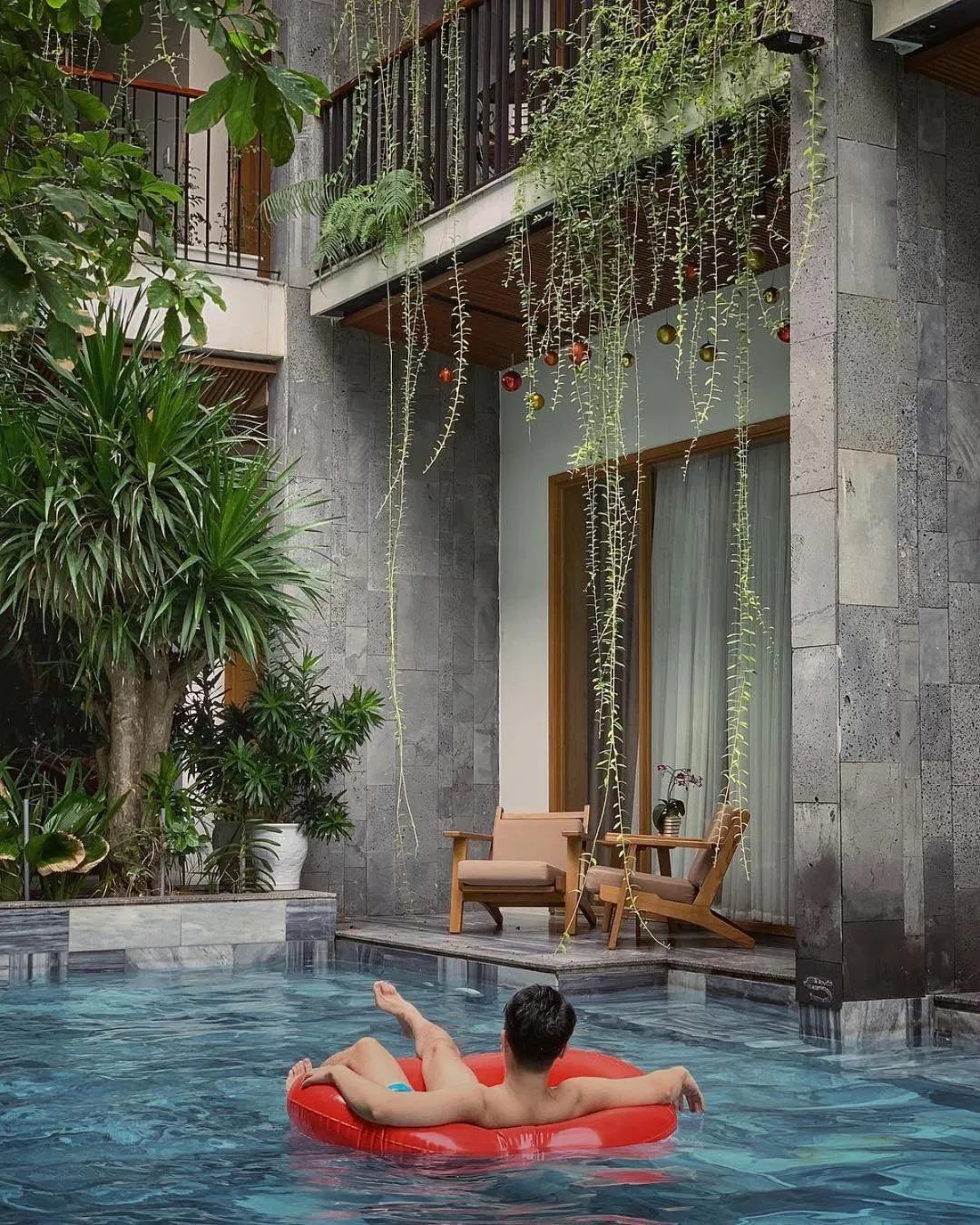 Swimming pool in Tam House Villa Hotel