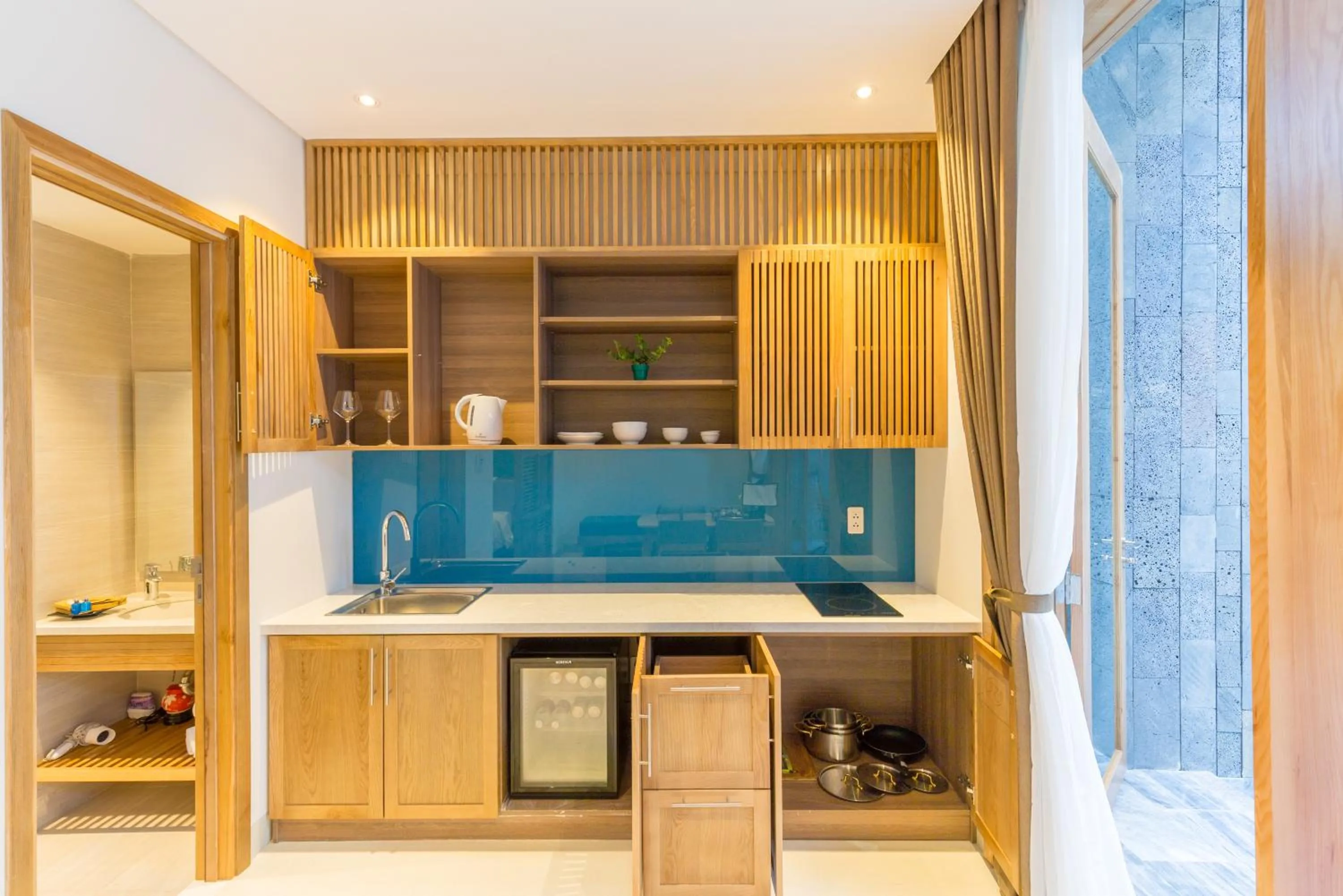 Kitchen or kitchenette in Tam House Villa Hotel