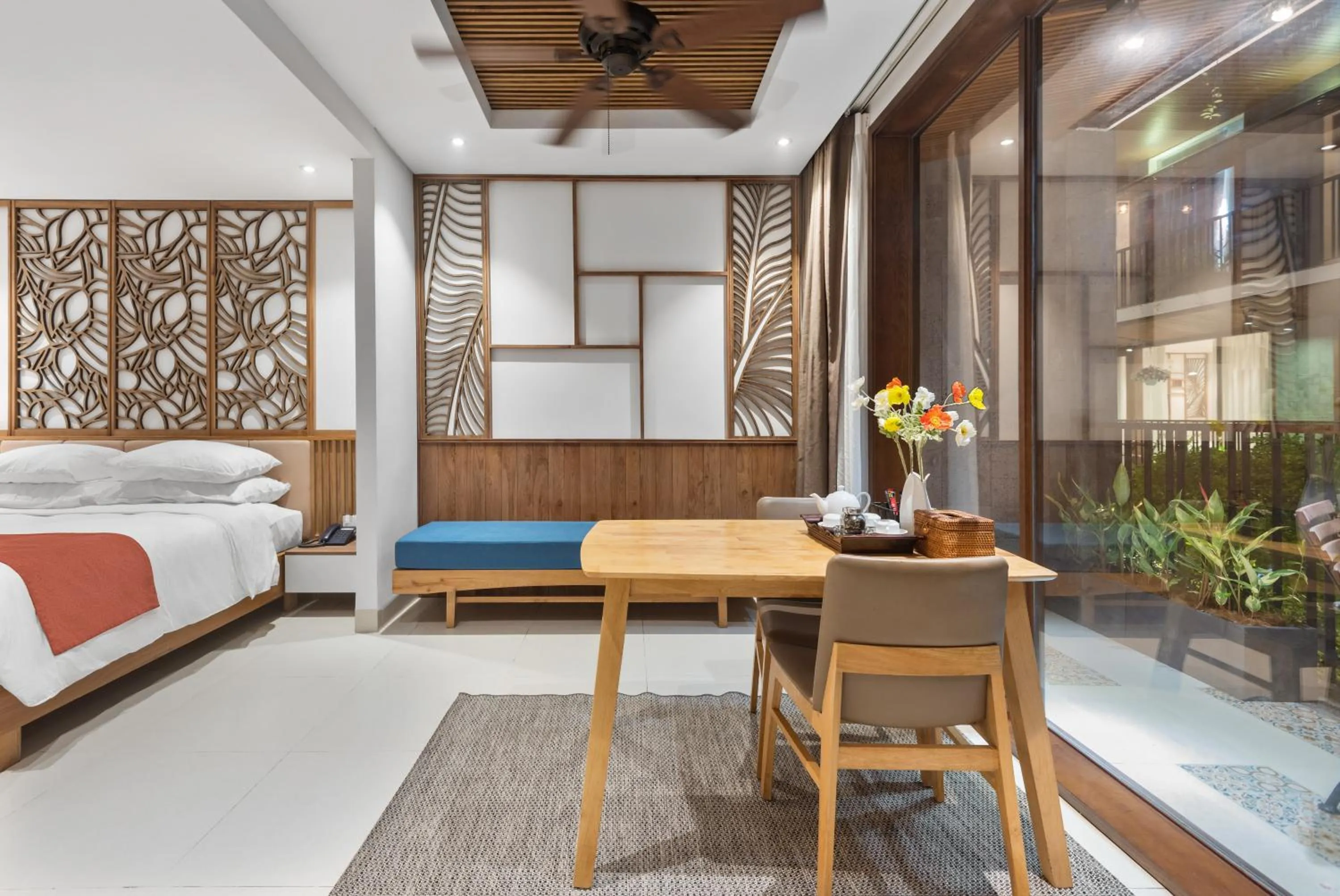 Dining area, Bed in Tam House Villa Hotel