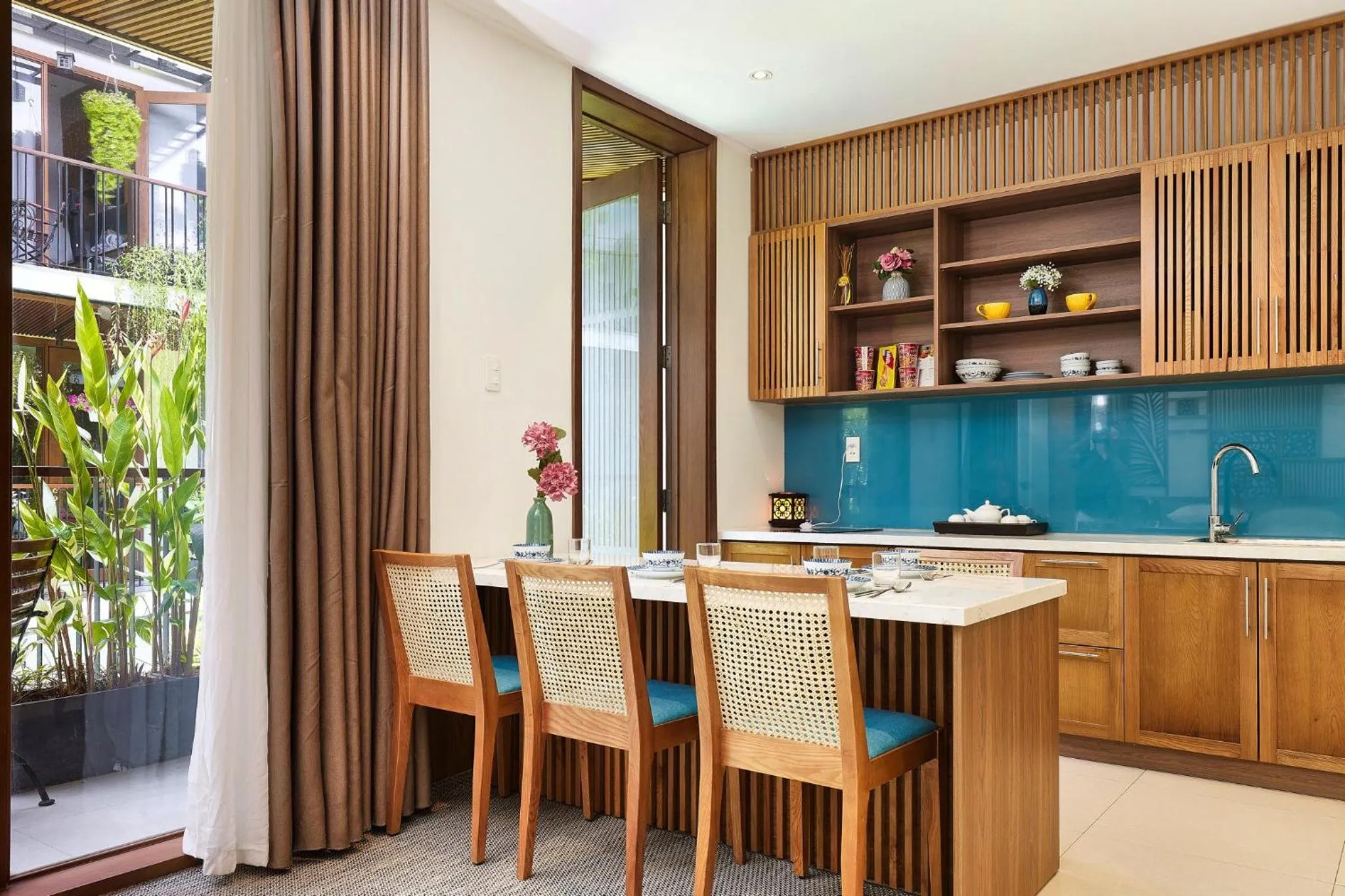 Kitchen or kitchenette in Tam House Villa Hotel