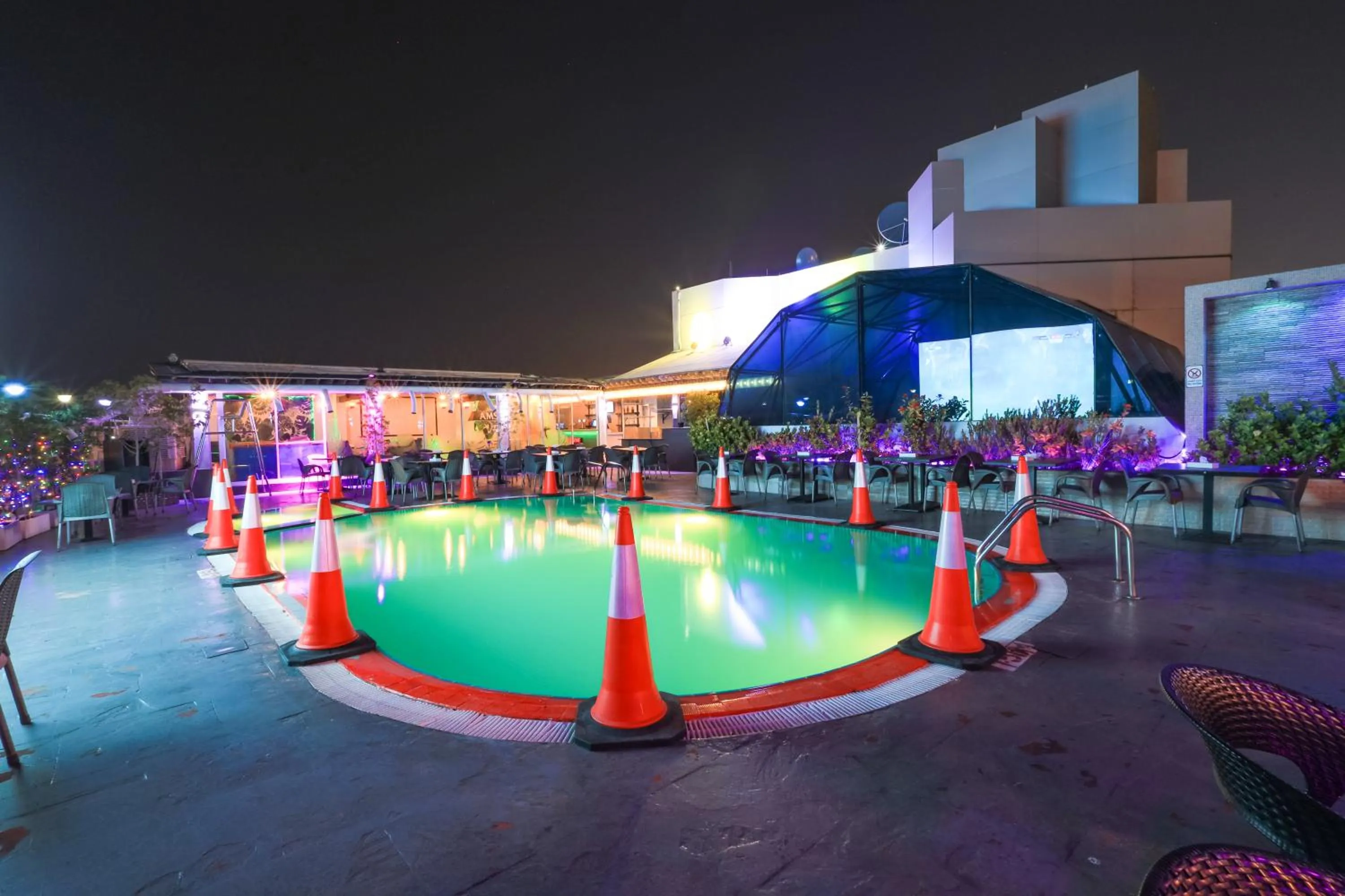 Swimming pool in Fortune Grand Hotel