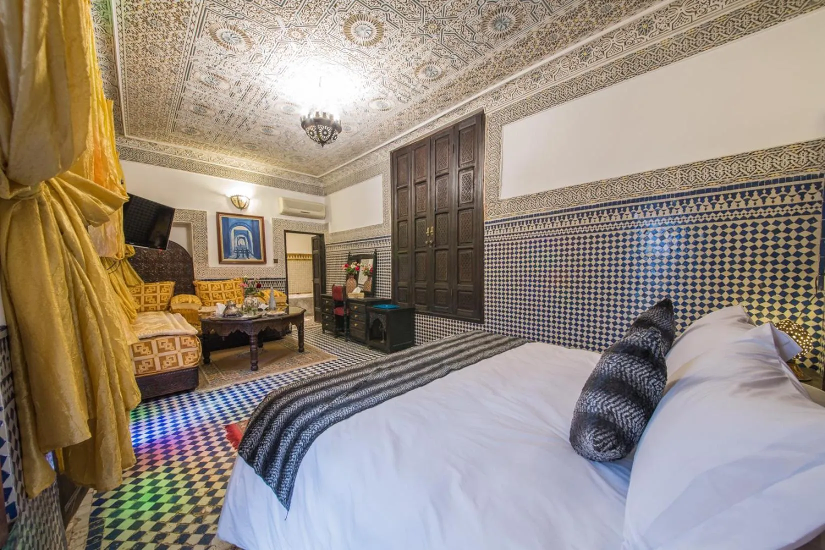 Bed in Riad Ghita