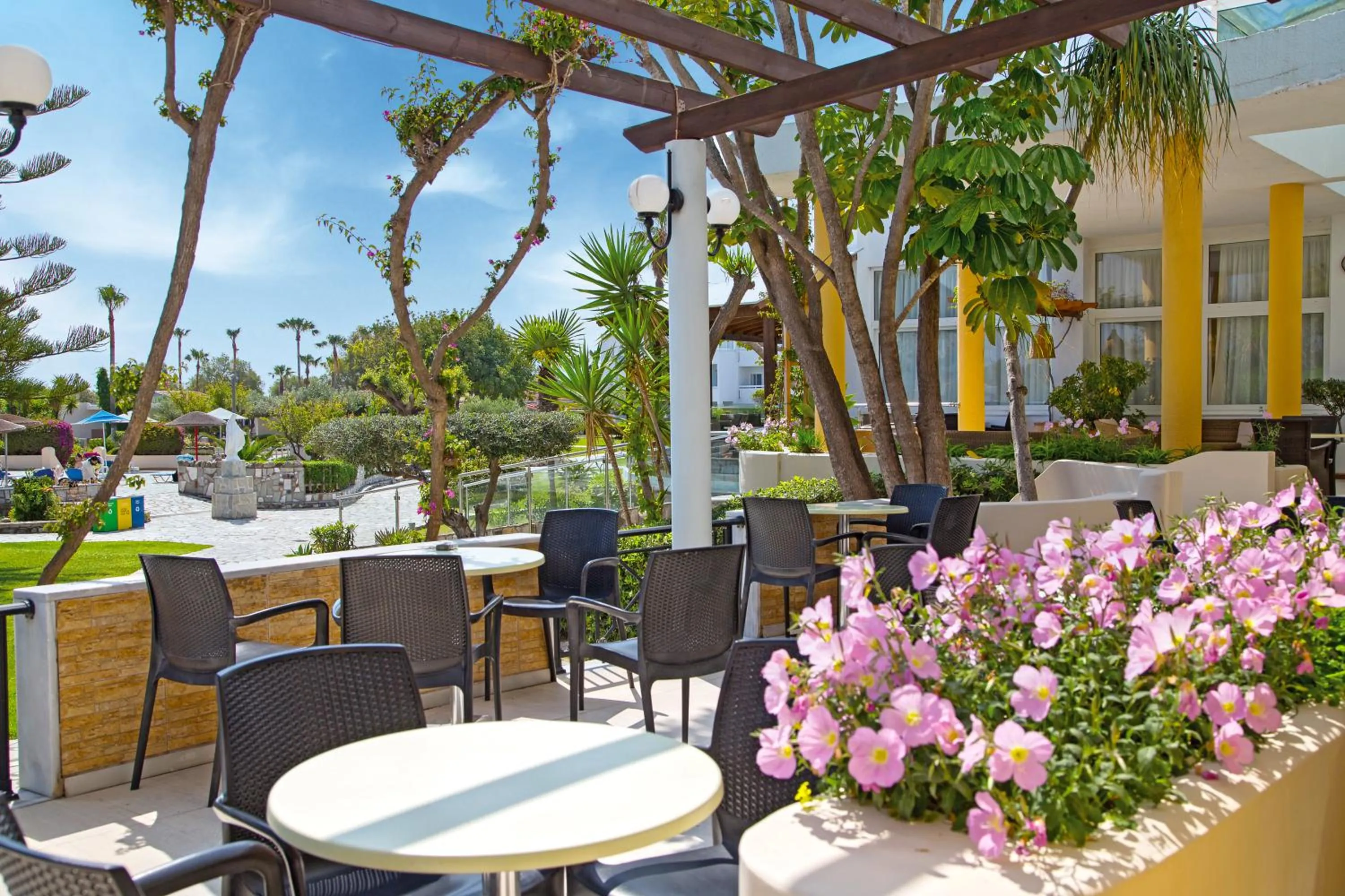 Garden in Atlantis Hotel