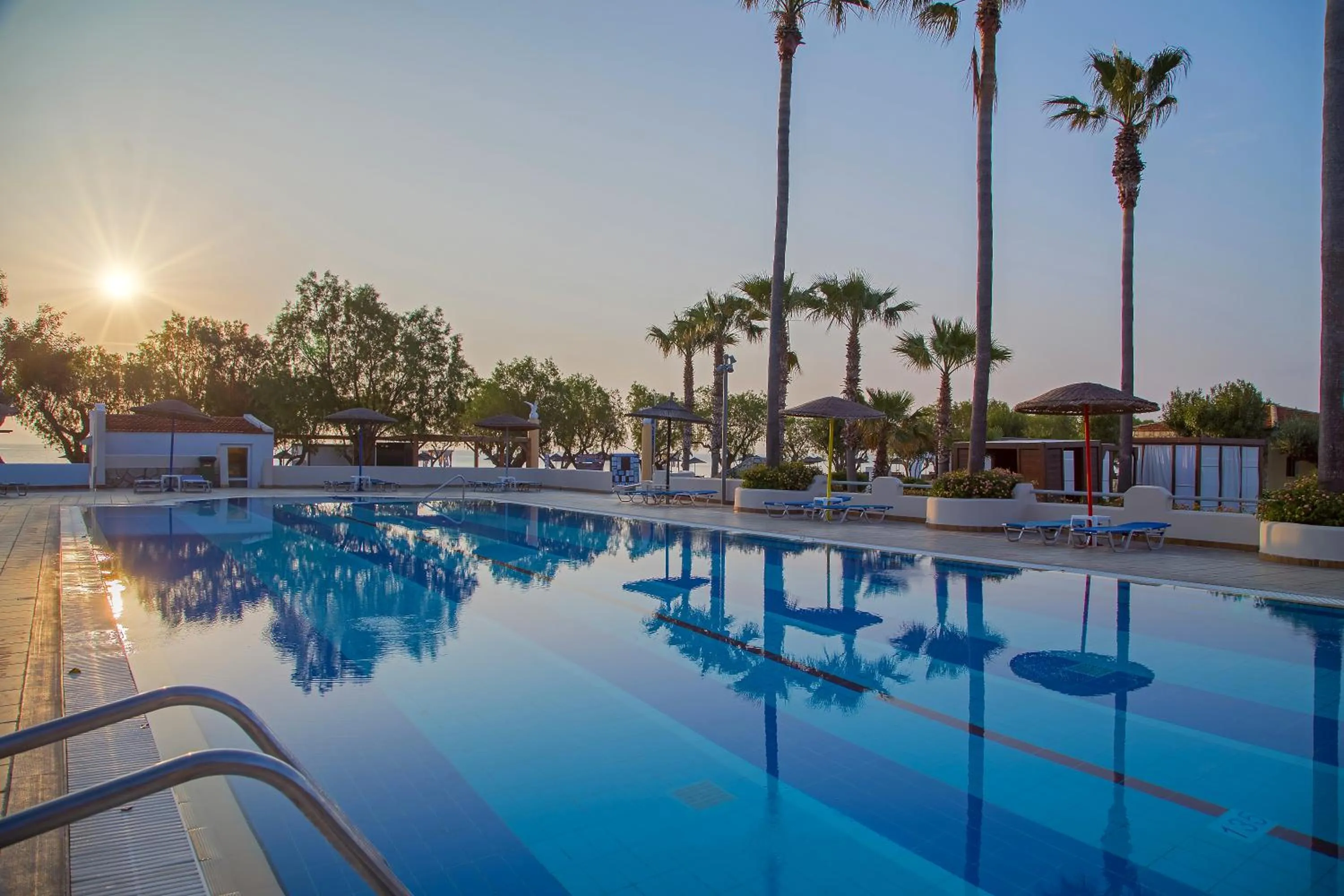 Pool view in Atlantis Hotel