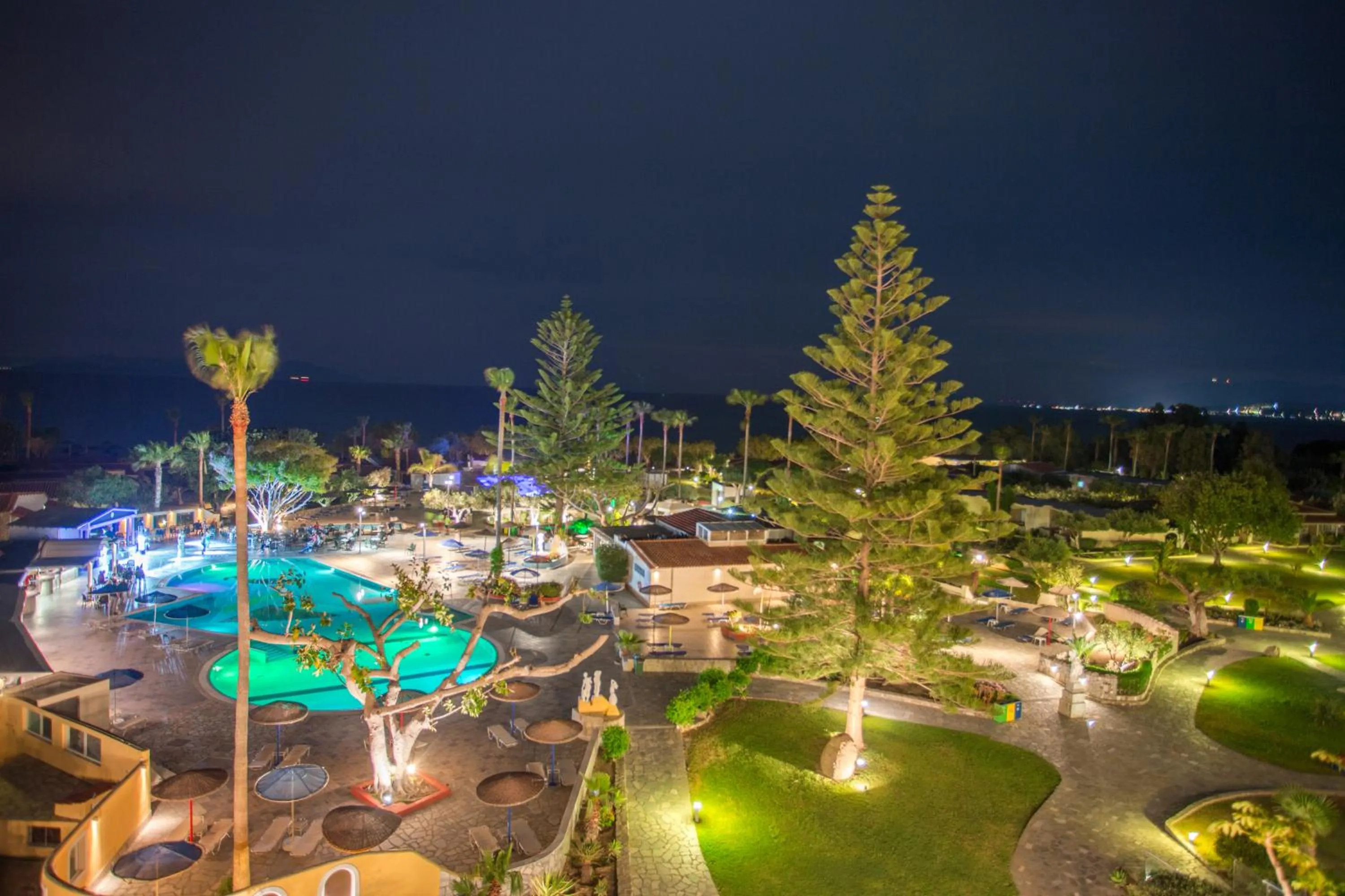 Night in Atlantis Hotel