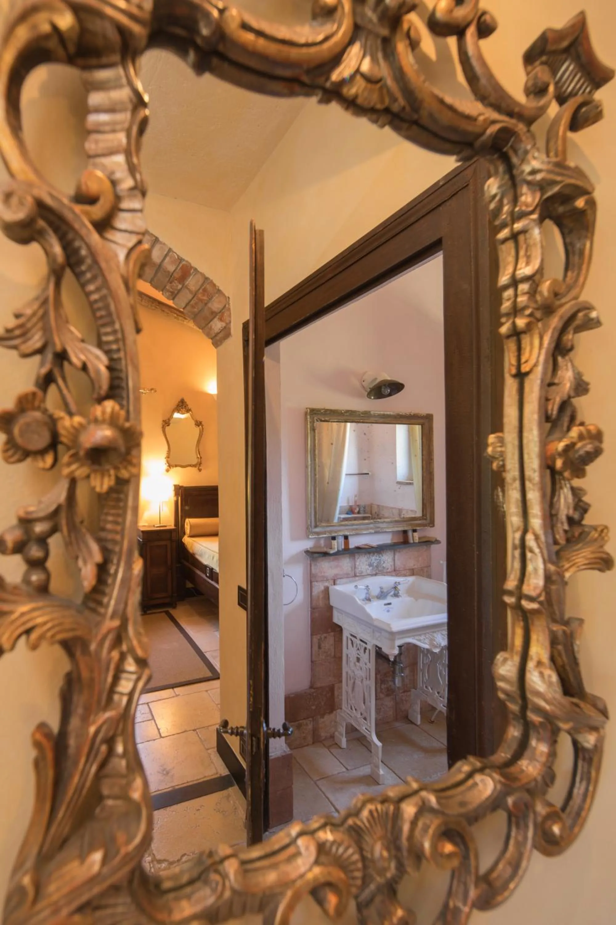 Decorative detail, Bed in Resort La Ghiaia