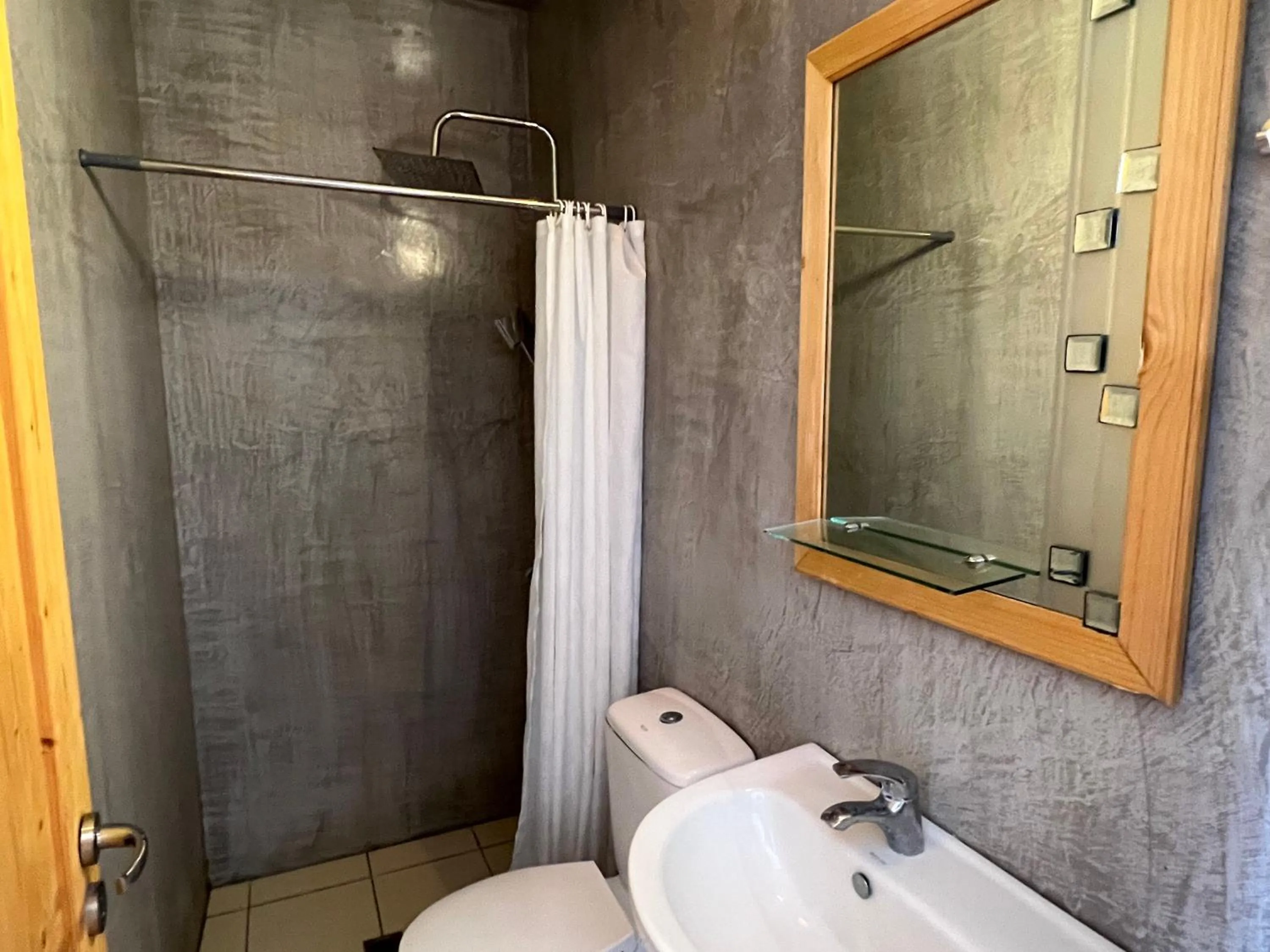 Shower in Argileos