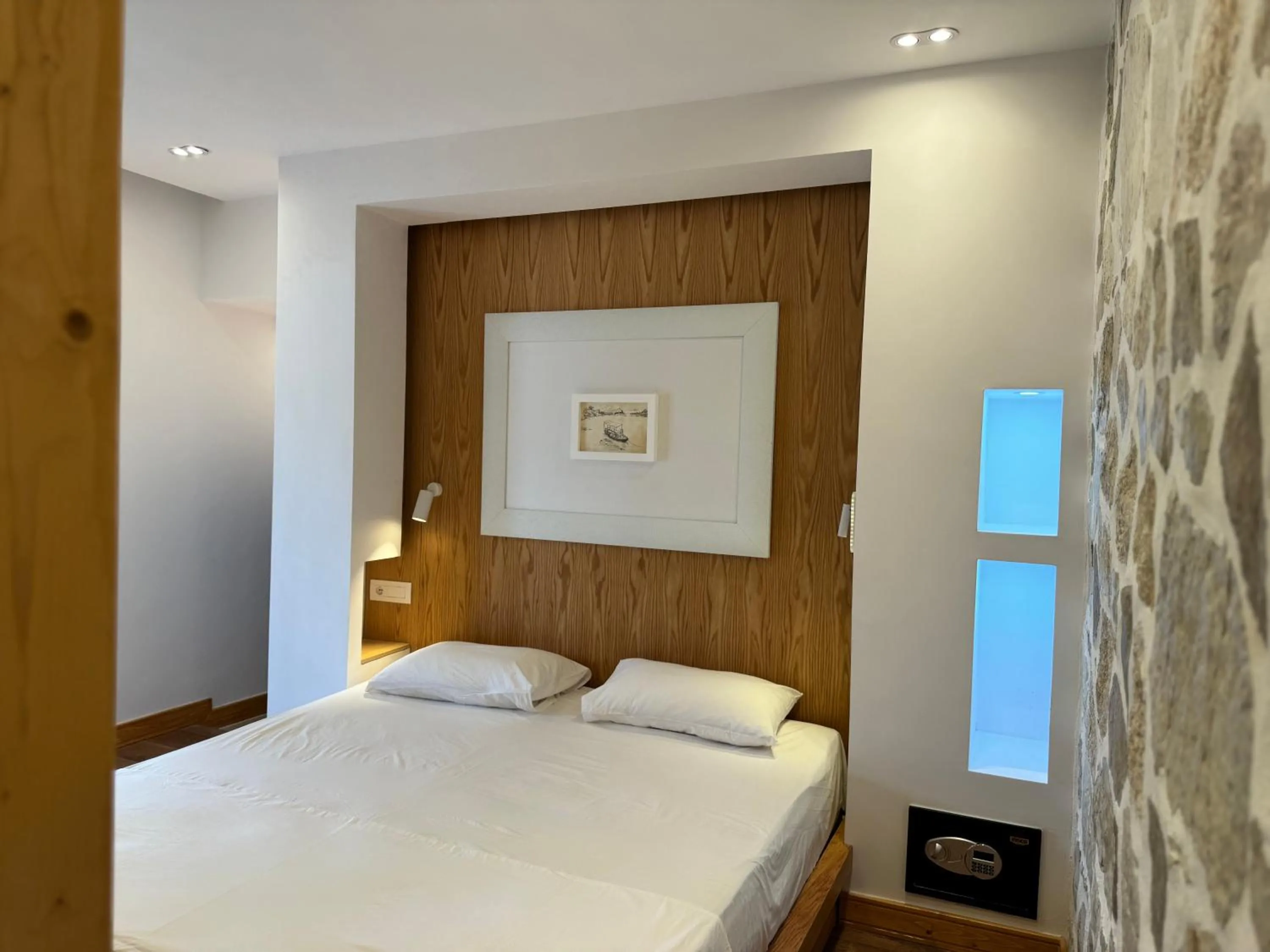 Bed in Argileos