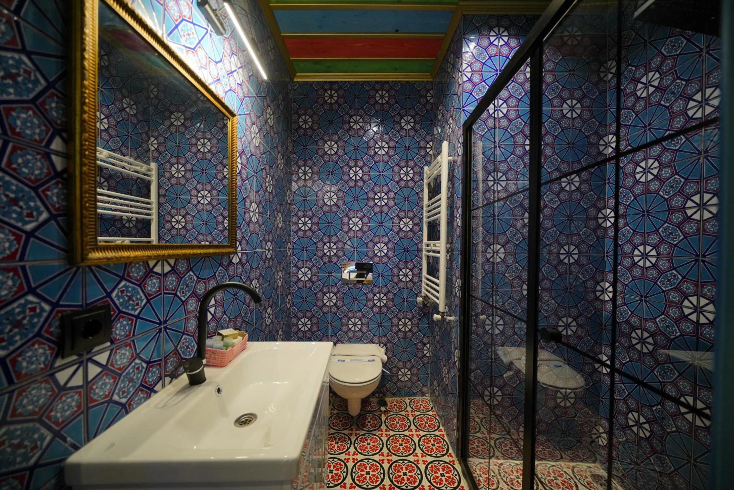 Shower in Mirzade Konak Hotel