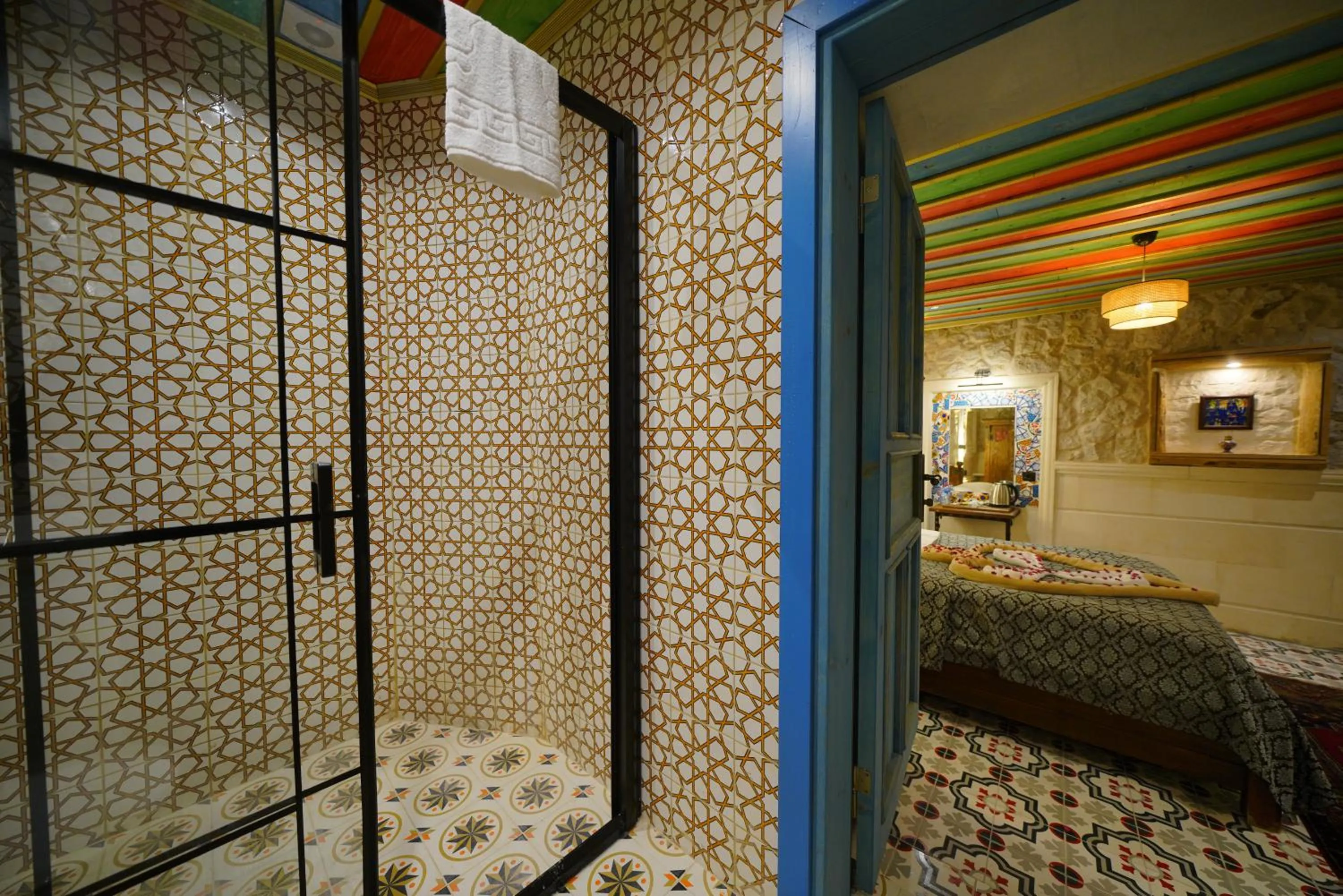 Shower, Bed in Mirzade Konak Hotel