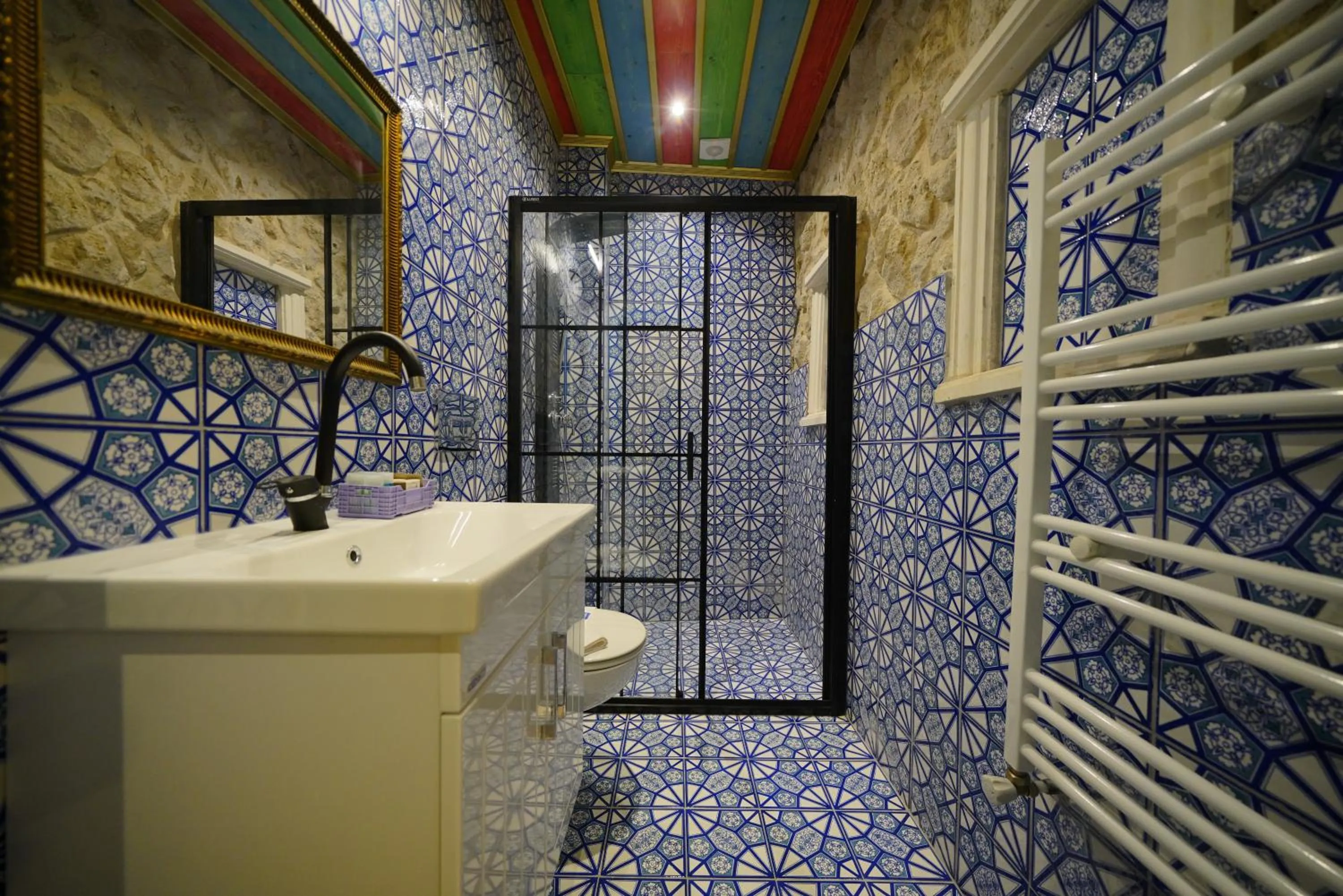 Shower in Mirzade Konak Hotel